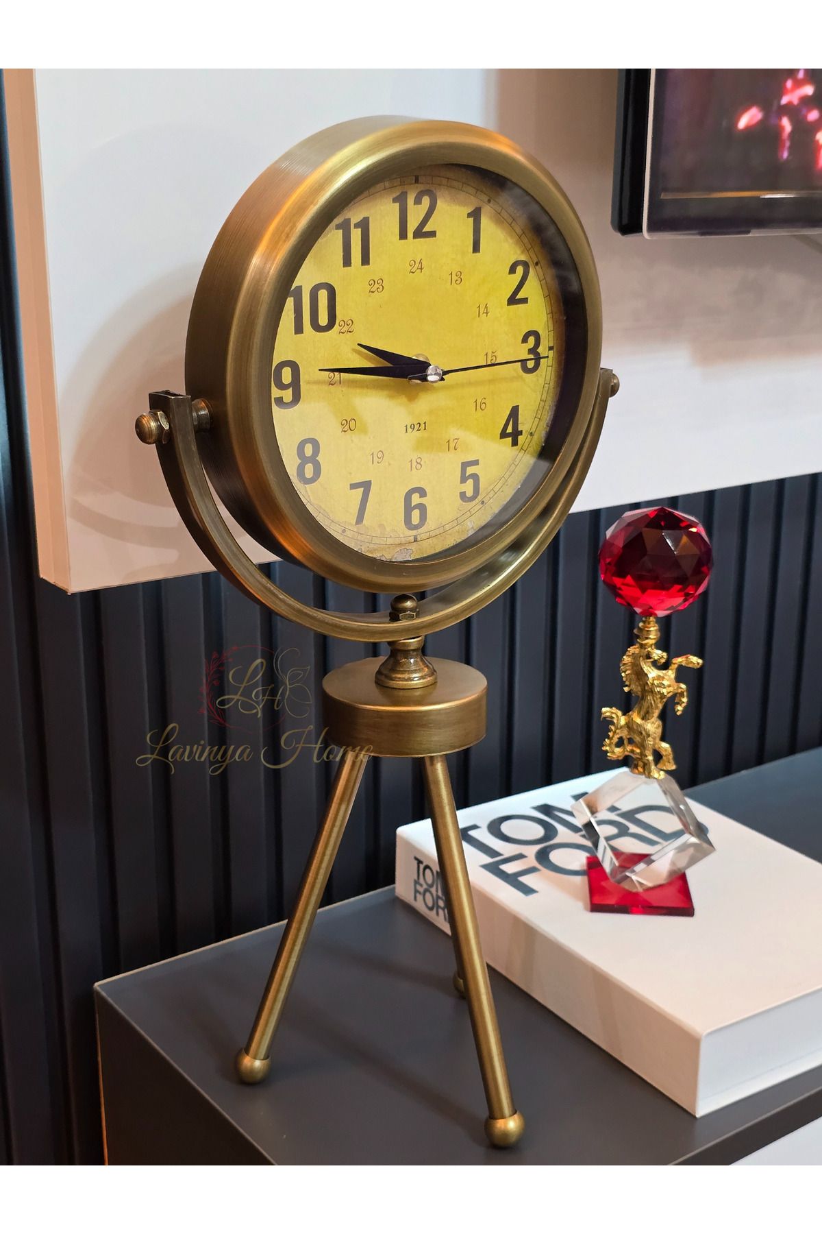 LH Lavinya Home Saat Eskitme Tripod Ayaklı Gold Metal Masa Üstü 45x26 cm | Dekoratif Vintage Tasarım