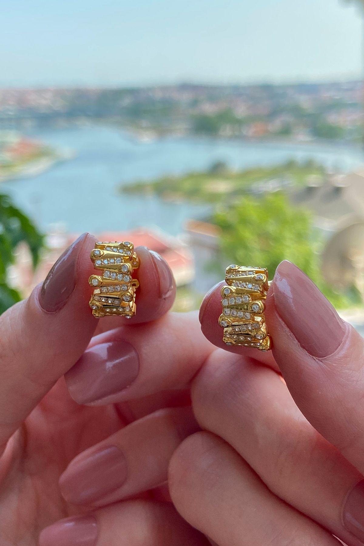 goldberia Modern ZigZag Halka Küpe
