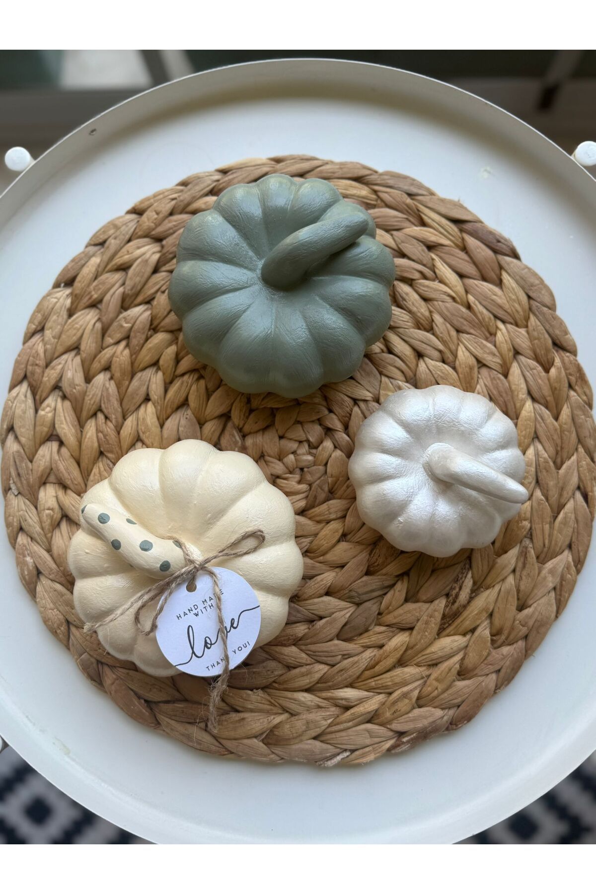 Candlebeedesign 3'lü Dekoratif Bal Kabağı Adaçayı Yeşili Krem Sedefli Beyaz Biblo Set
