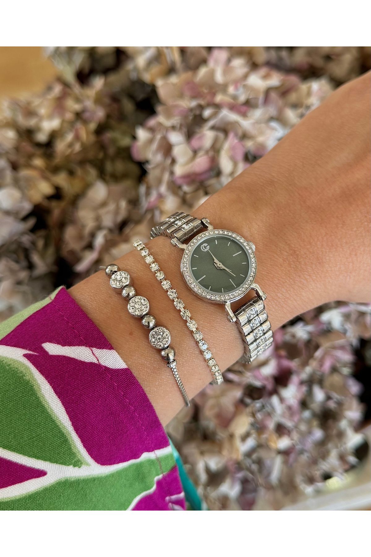 Onouqo Emerald Silver – 4’lü Gümüş ve Yeşil Şıklık Saat & Bileklik Seti