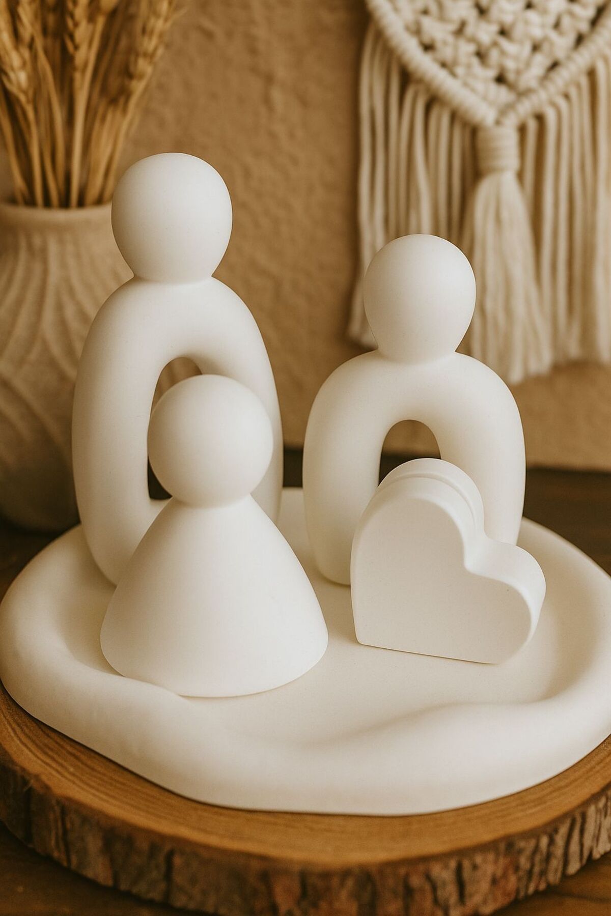 Home Minimalist Aile Figürü Biblo Seti – Alt Tabağı ve Kalpli Fotoğraf Tutuculu Modern Ev Dekorasyonu