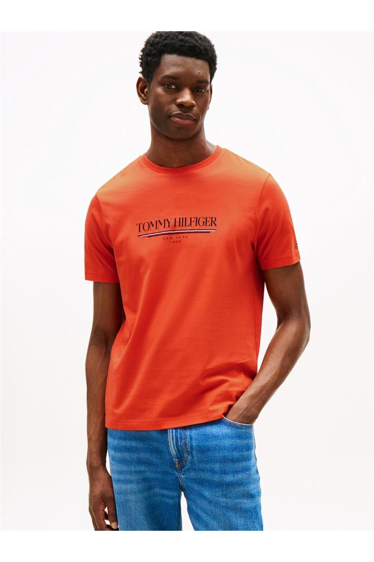 Tommy Hilfiger Erkek Kısa Kol Bisiklet Yaka Tommy Hilfiger Yazı Desen Slim Fit Turuncu T-Shirt MW0MW40324-SCX