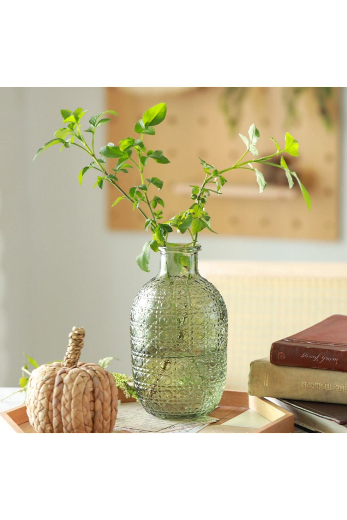 Elioure İskandinav Tarzı Vintage Yeşil Vazo, Şık ve Modern Dekorasyon Parçası