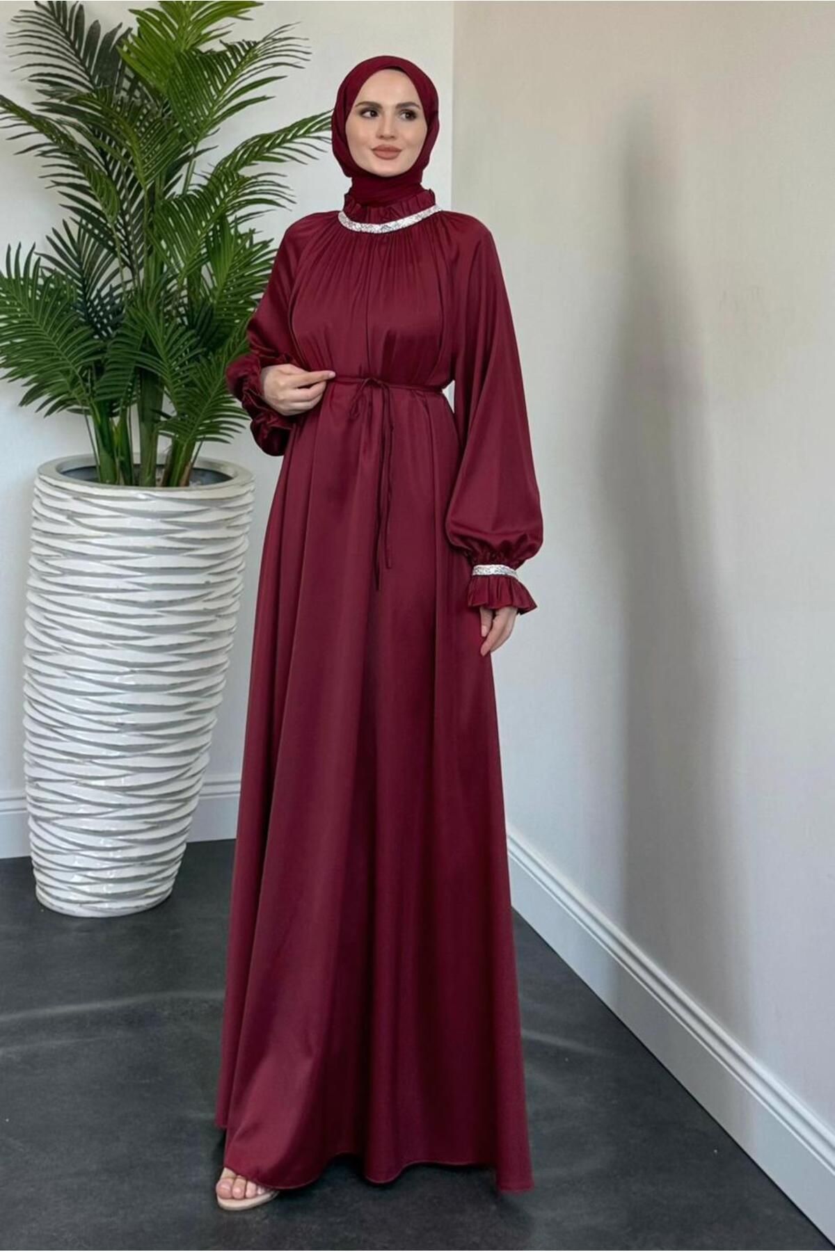TRENDTESETTÜR KADIN BORDO YAKASI TAŞLI ELBİSE T 8441