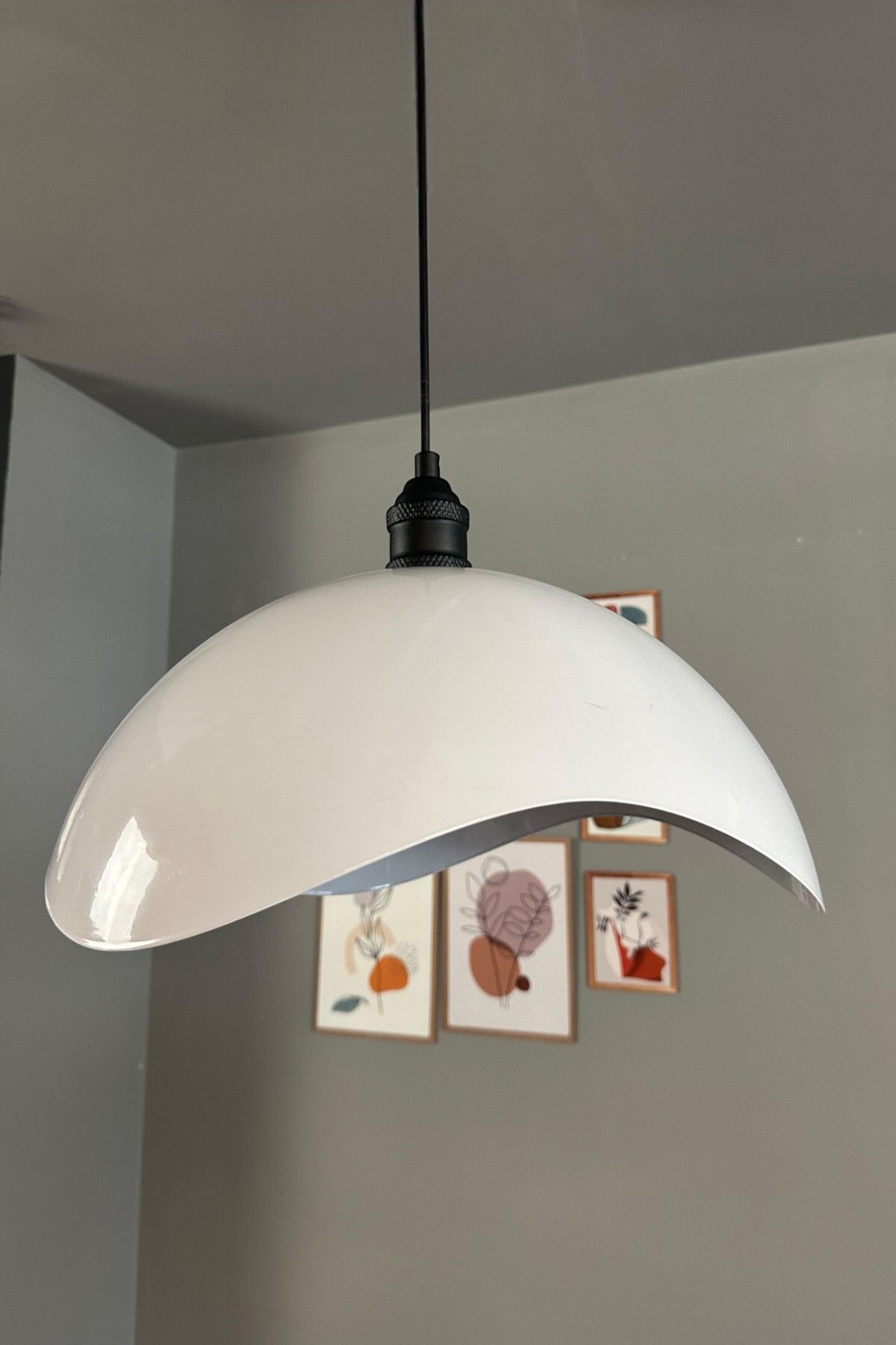 Bamyum Luna Beyaz Tekli Avize Siyah Lale Başlık Sarkıt Lamba Restoran Salon Aydınlatma