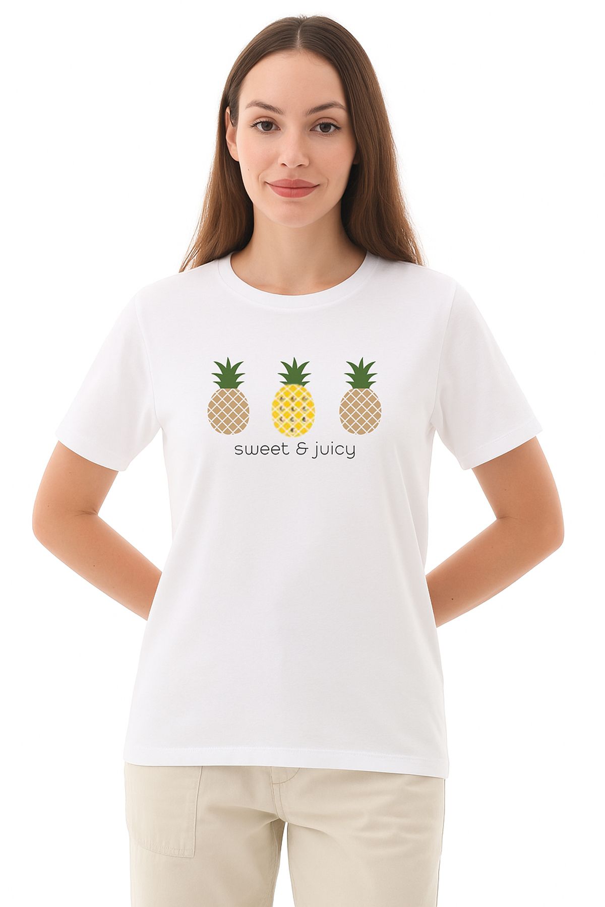 Pampino KADIN BEYAZ ANANAS BASKILI KISA KOL REGULAR FİT BASİC TİŞÖRT