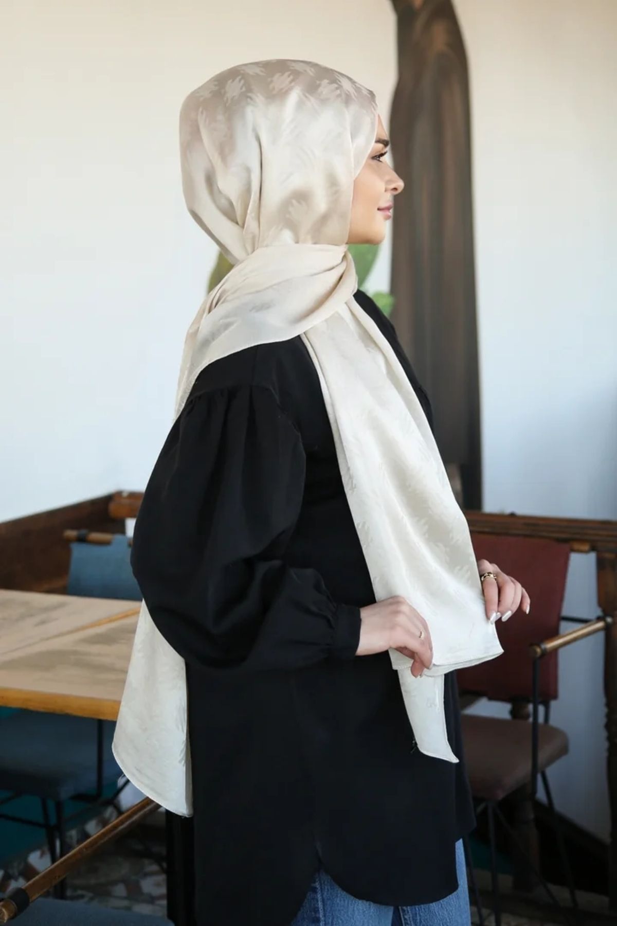 Armine-Trend Lyon Shawl 4 3
