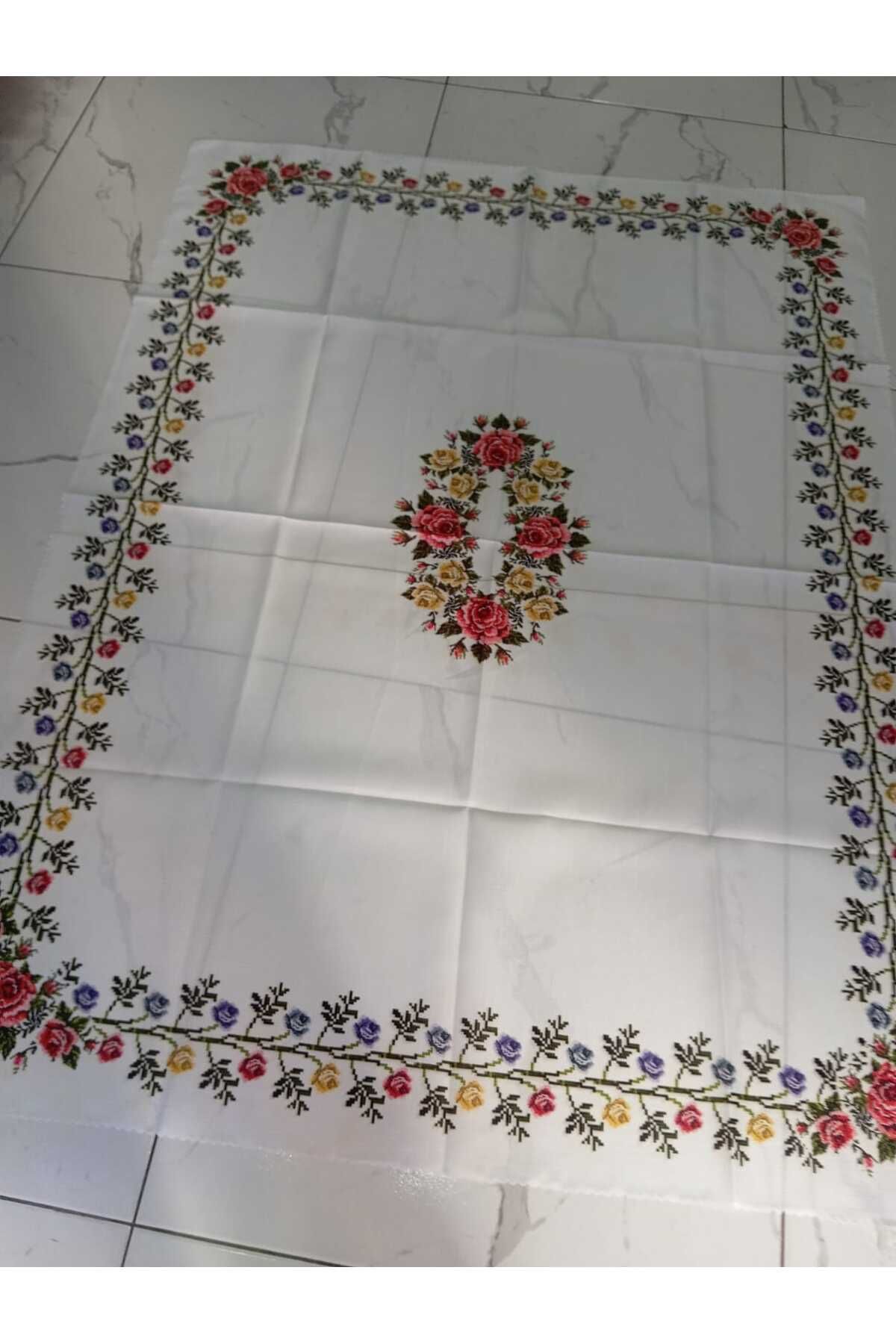 Elisam 4 Kişilik Dertsiz Leke Tutmaz Masa Örtüsü (Kanaviçe Çiçek Desenli)