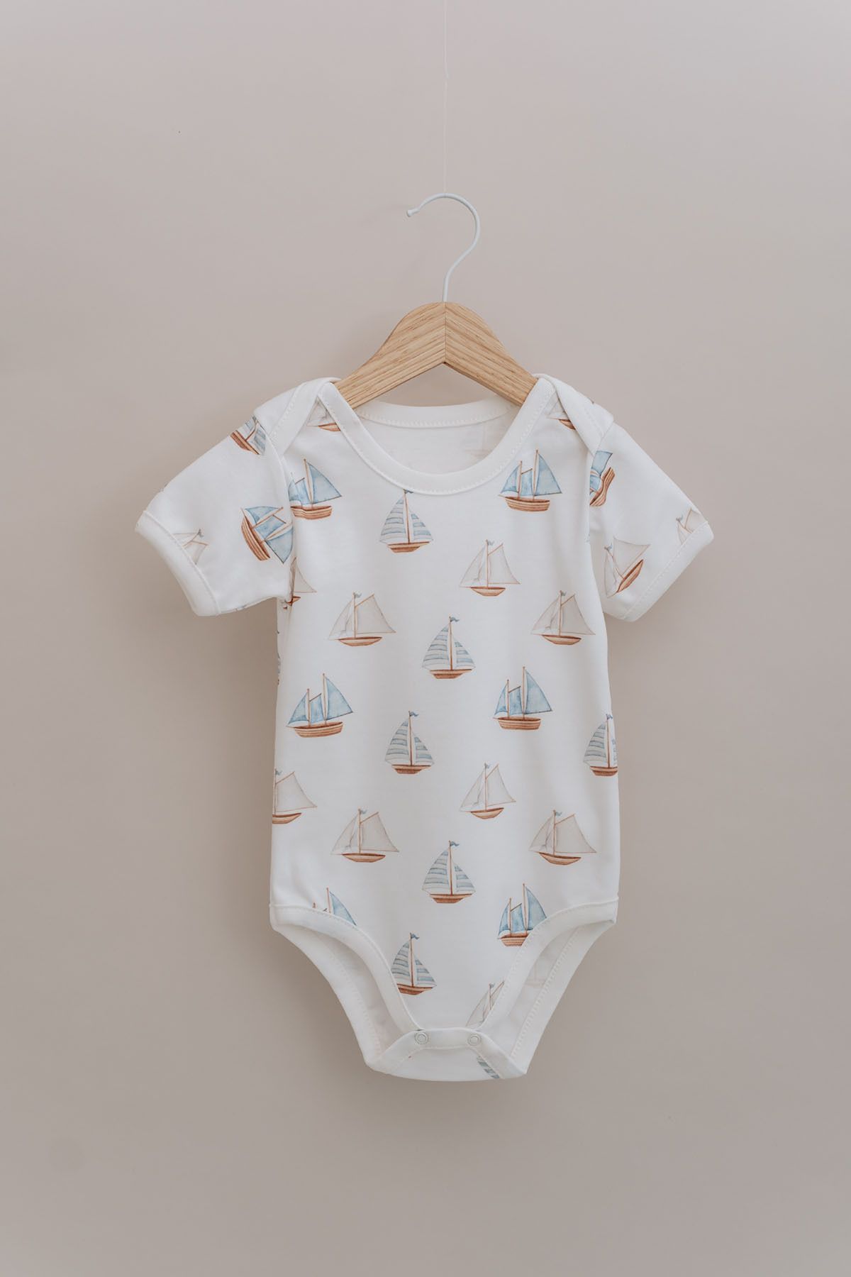 Tuğba Kuğu Kısa Kollu Bebek Body - Pureline Series - Sail Boats