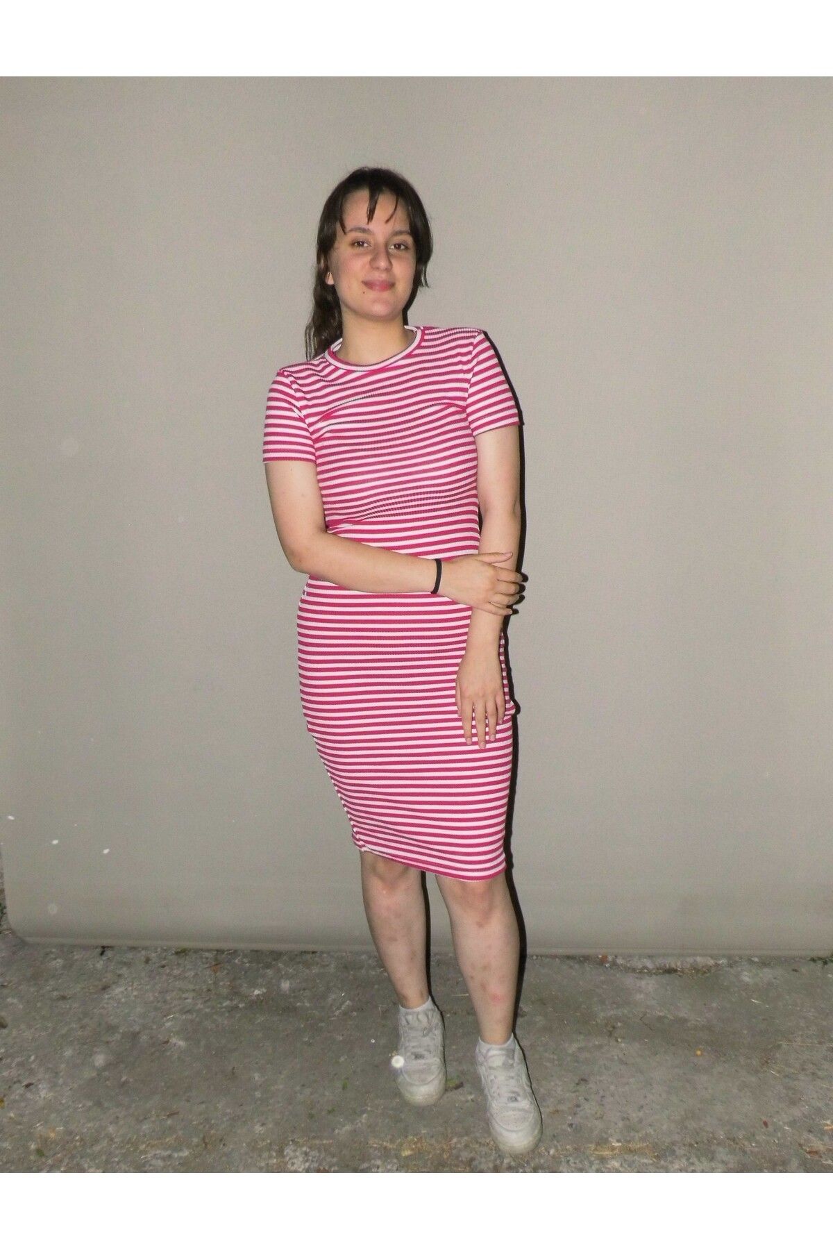 Stitch Shop KAŞKORSE DİZ ALTI ELBİSE KIRMIZI ÇİZGİLİ