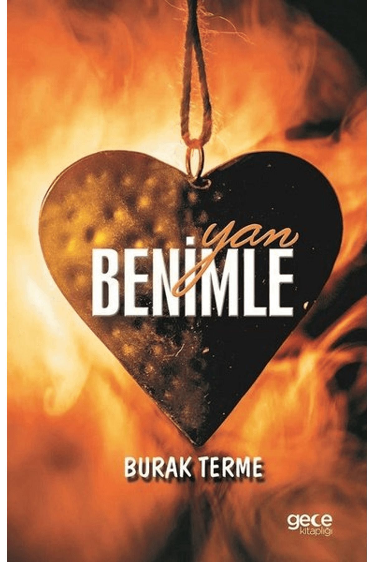 Gece Kitaplığı Yan Benimle