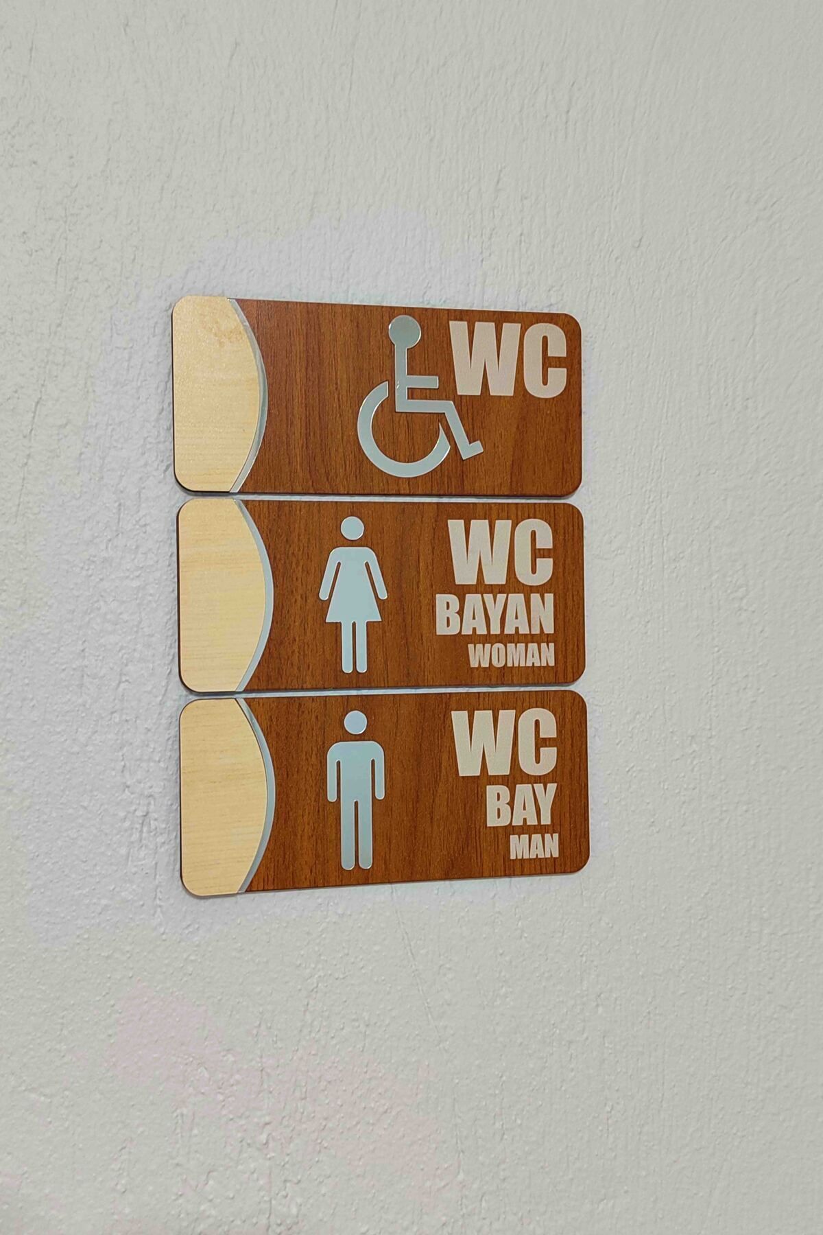teknotrust 3'lü Set Yatay Kahve Wc Gümüş Pleksi Kabartmalı Bay & Engelli Yönlendirme Levhası