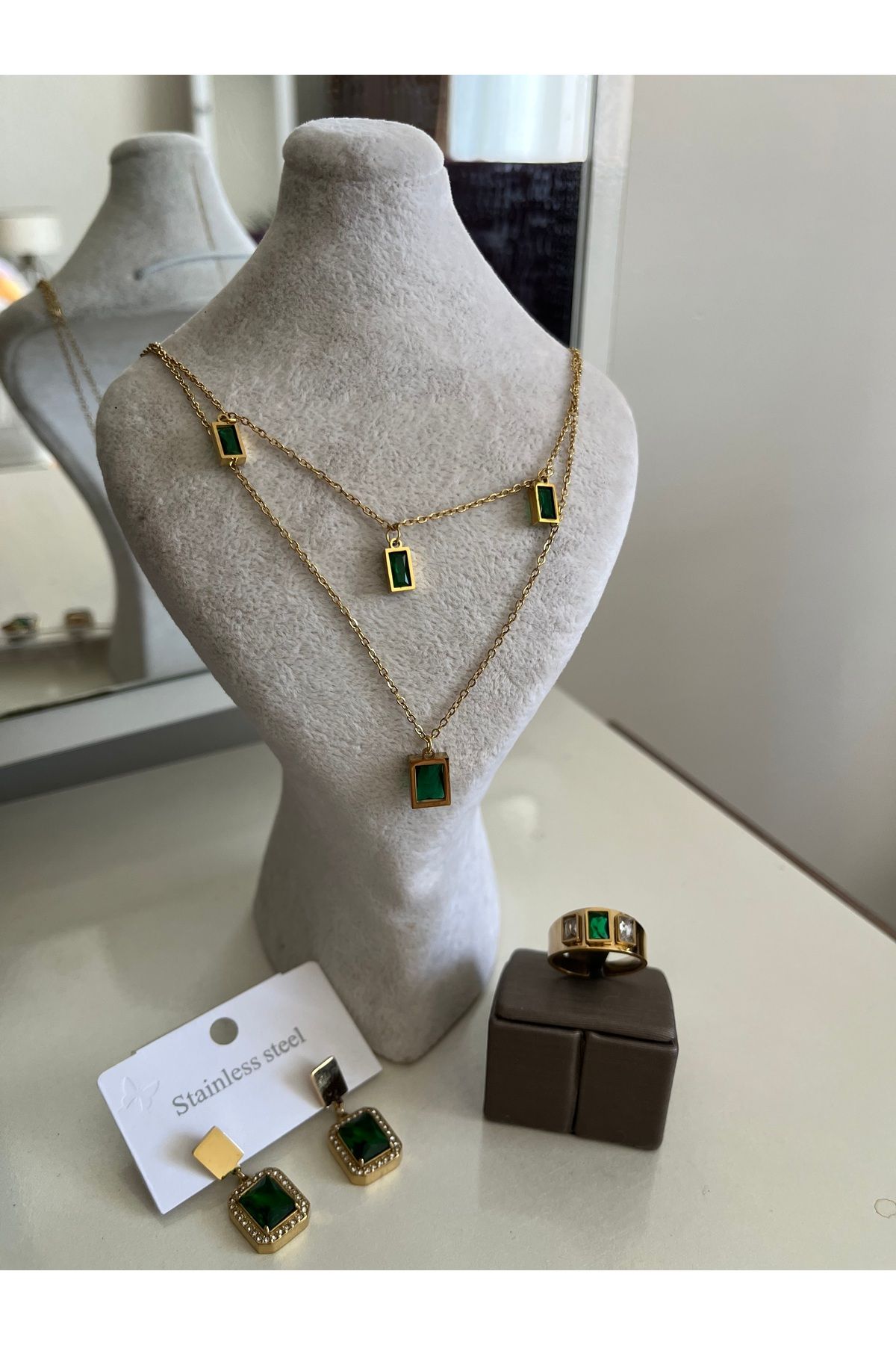RENE Premium Zümrüt çelik kolye küpe yüzük set kararmaz