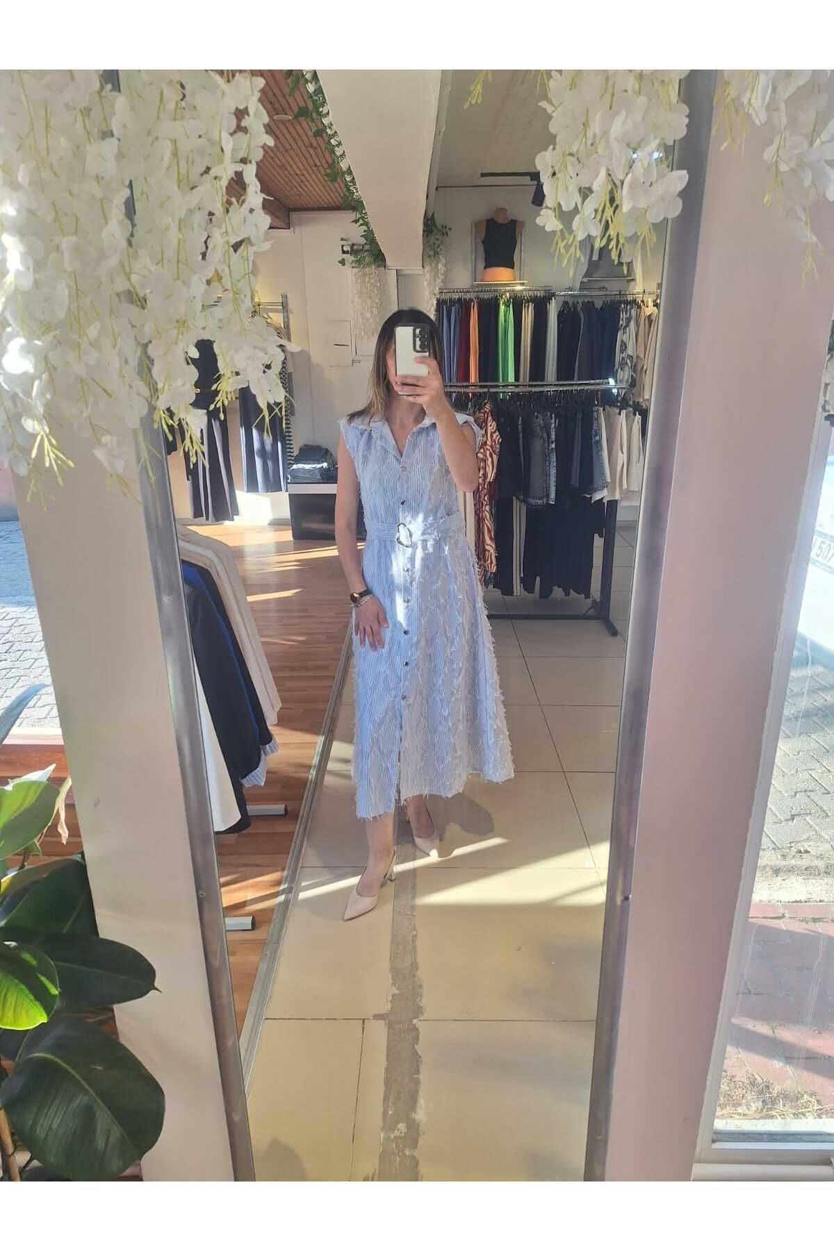 nil butik 48 Mavi beyaz çizgili boydan düğmeli askılı elbise