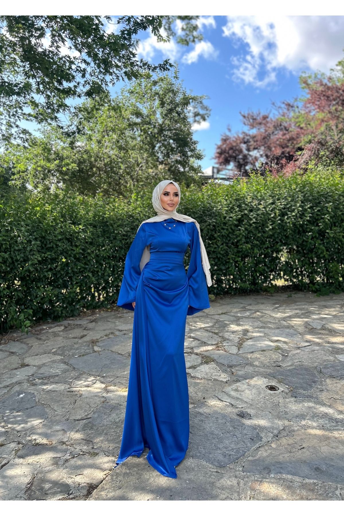 ZÜBİŞ BUTİK Zeyna Kuyruklu Saten Tesettür Abiye