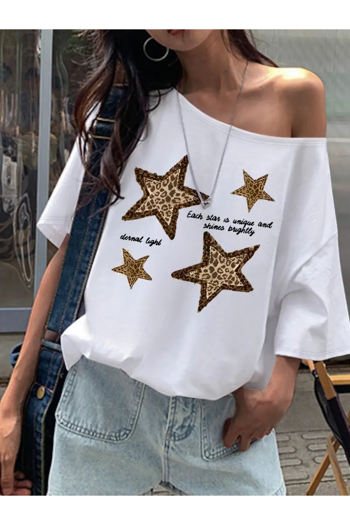 npLStore Kadın Düşük Omuz Leopar Yıldız Baskılı Kayık Yaka T-shirt