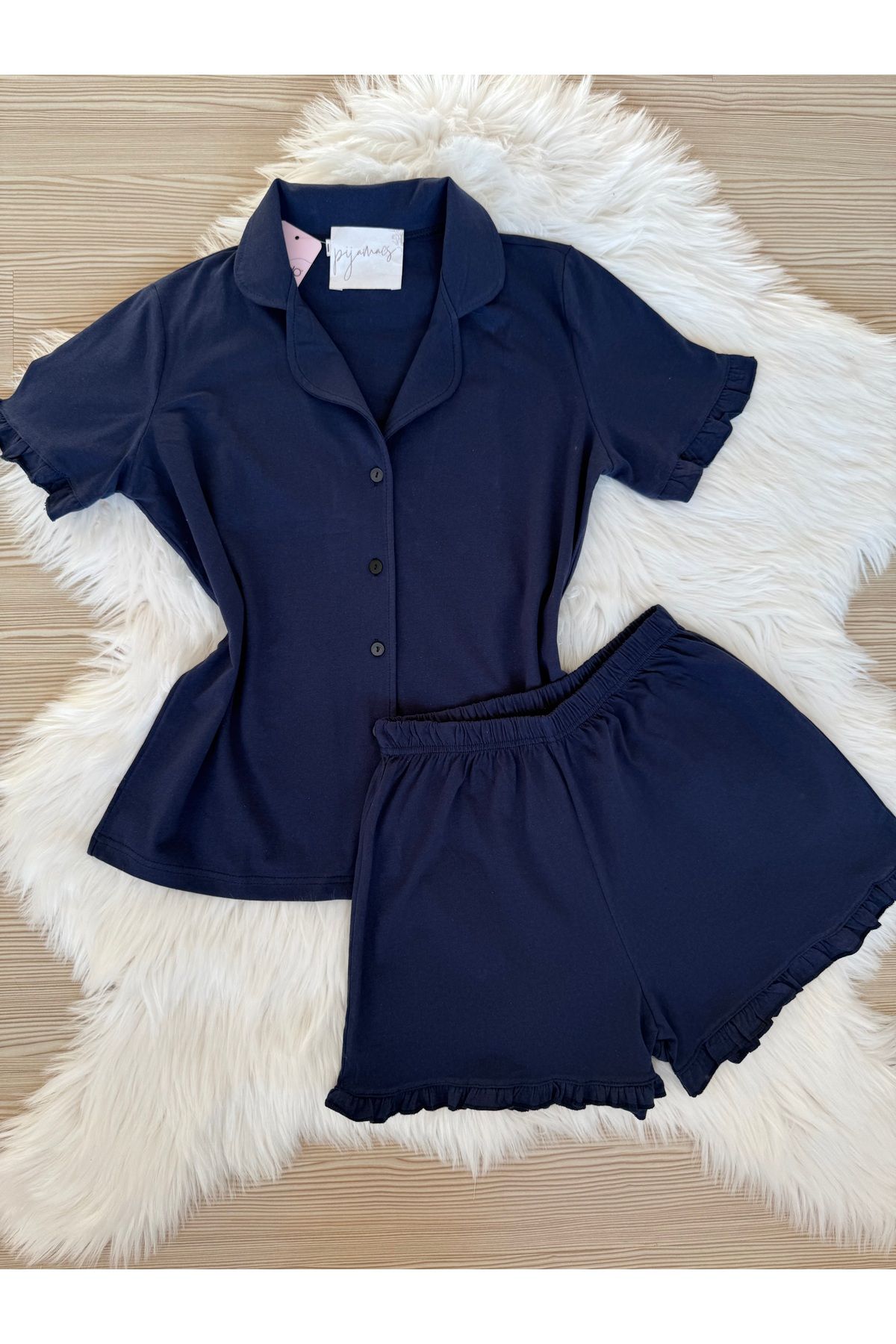 Pijamacs Lacivert Pamuklu Kol ve Paça Fırfır Detaylı Kısa Kol Önden Düğmeli Şortlu Pijama Takımı