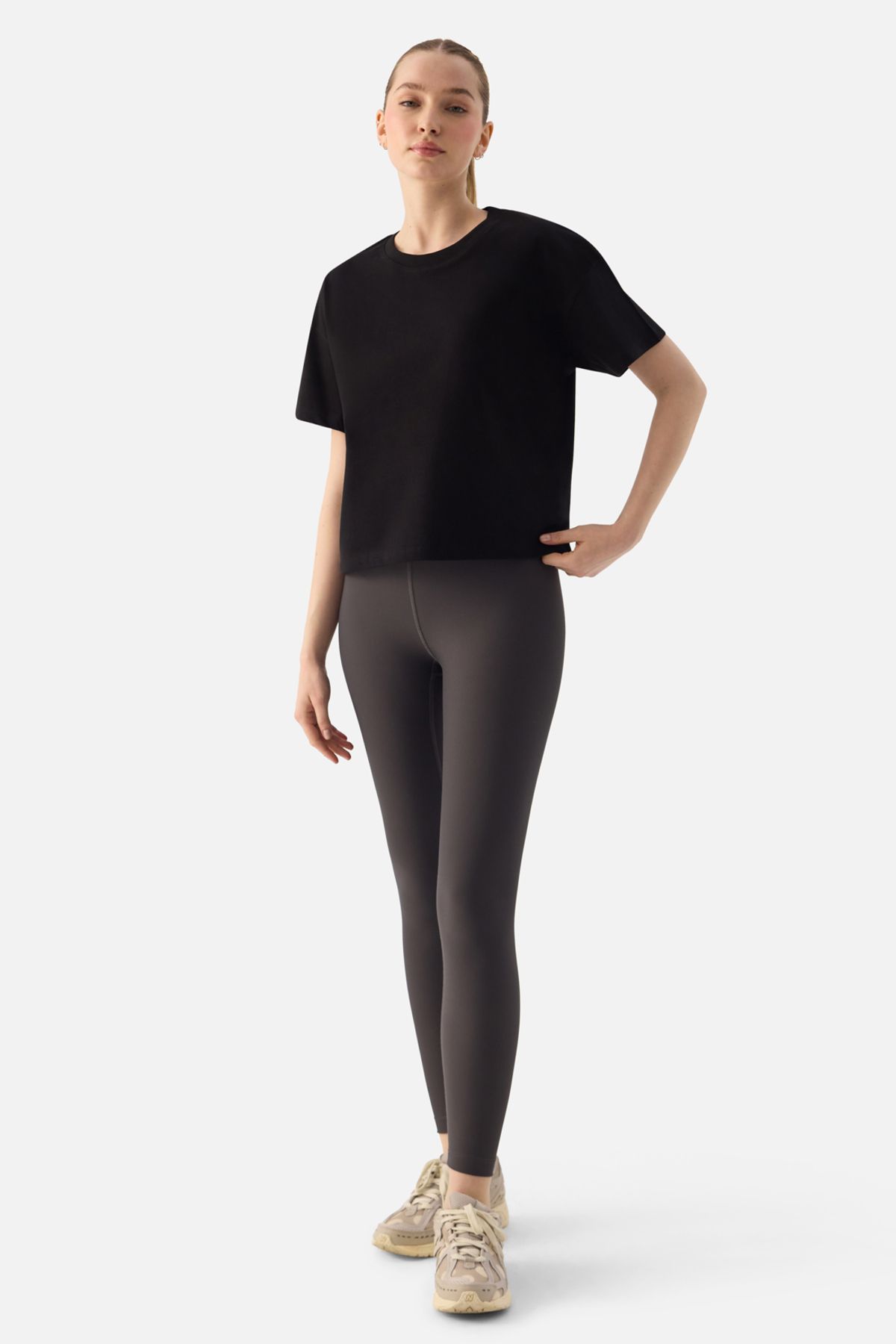 Superstacy Noya Kısa Oversize Siyah Tişört