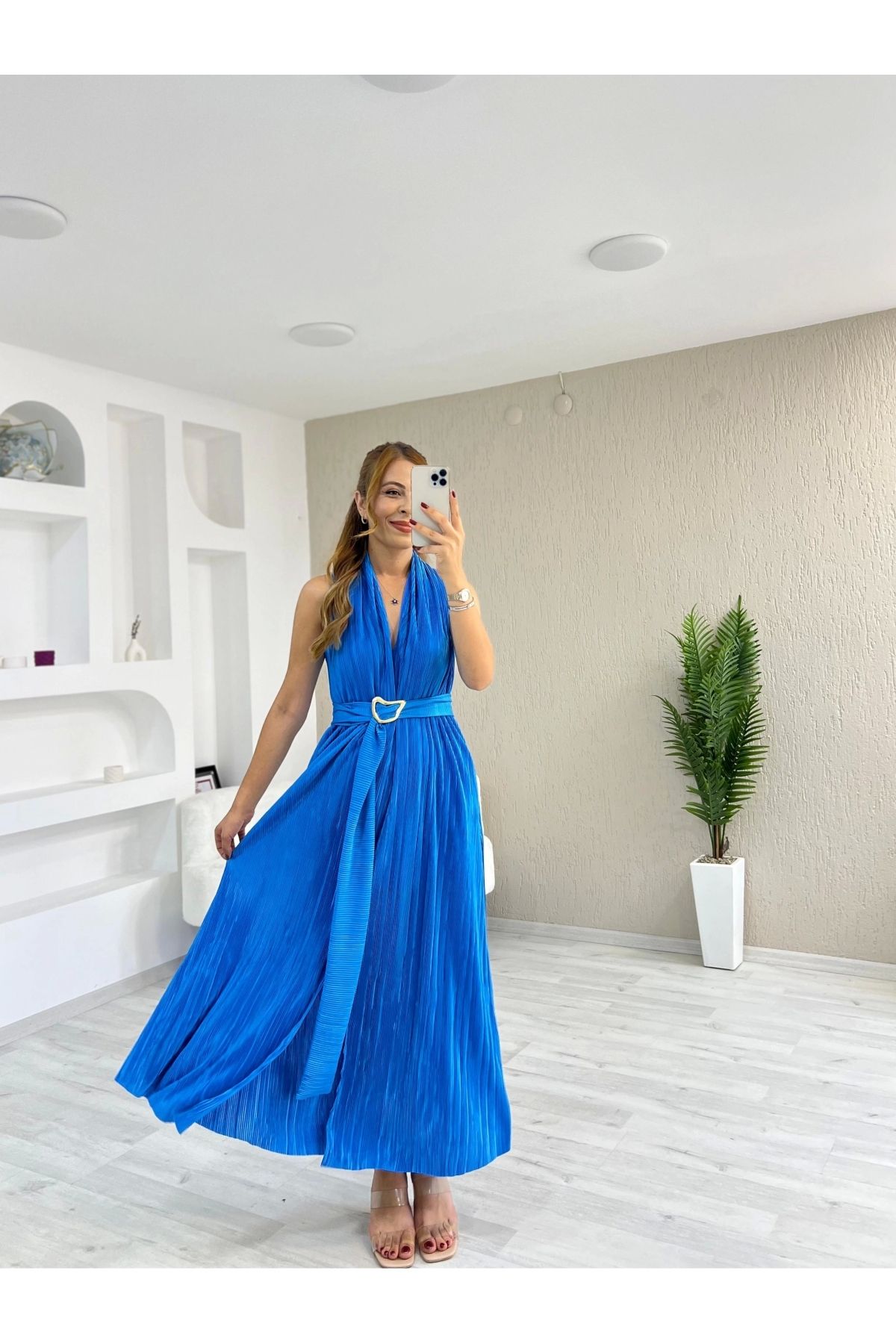 İrka Moda Krinkıl Kumaş Pliseli Toka Detay Elbise Mavi