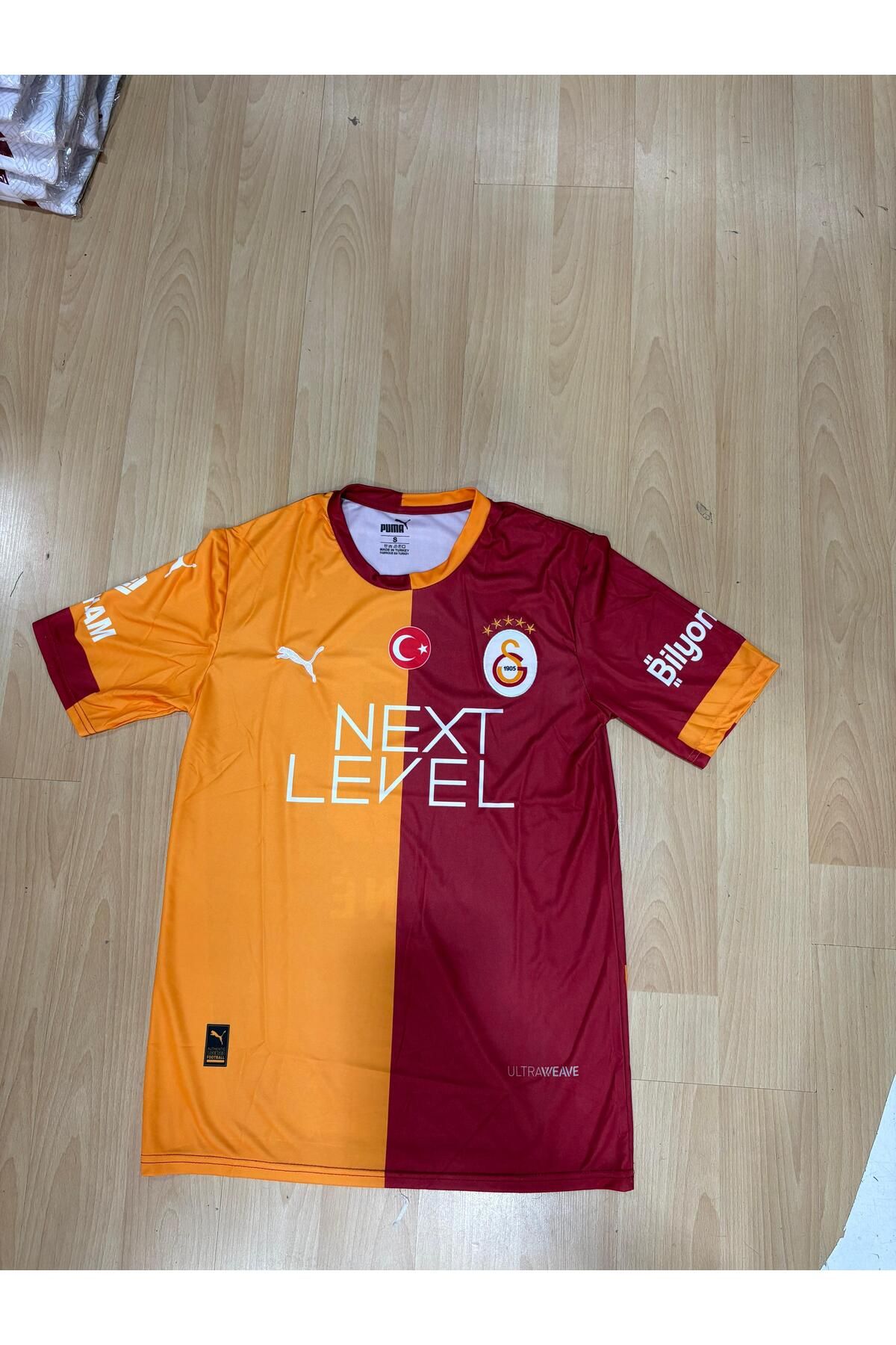 Nevruz 5 Yıldızlı Arkası Boş Yeni Galatasar y // Sarı Kırmızı Renk Kısa Kol İç Saha Forma