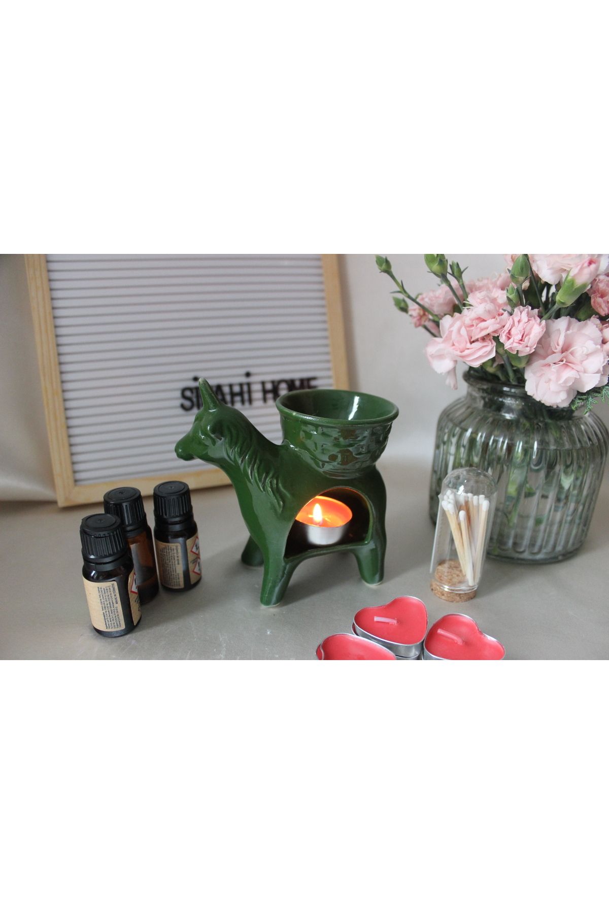 Elioure Unicorn figürlü buhurdanlık seti, 3 adet 10 ml uçucu yağ ve 10 tealight mum ile