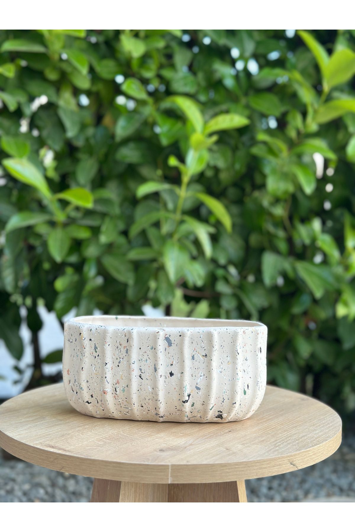 LAVİTTA seramik saksı tırtıklı çiçeklik ( yükseklik 12 cm , en 25 cm , çap 13 cm ) 1 adet