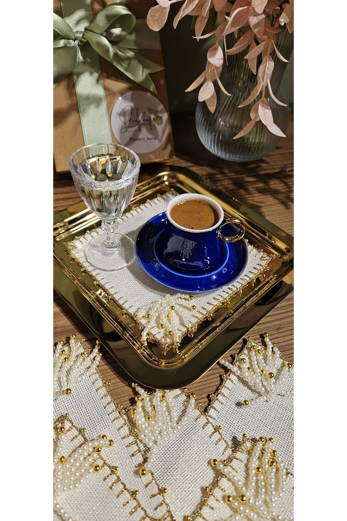 Elioure Altın renkli 15x15 cm 6 adet şık peçete takımı