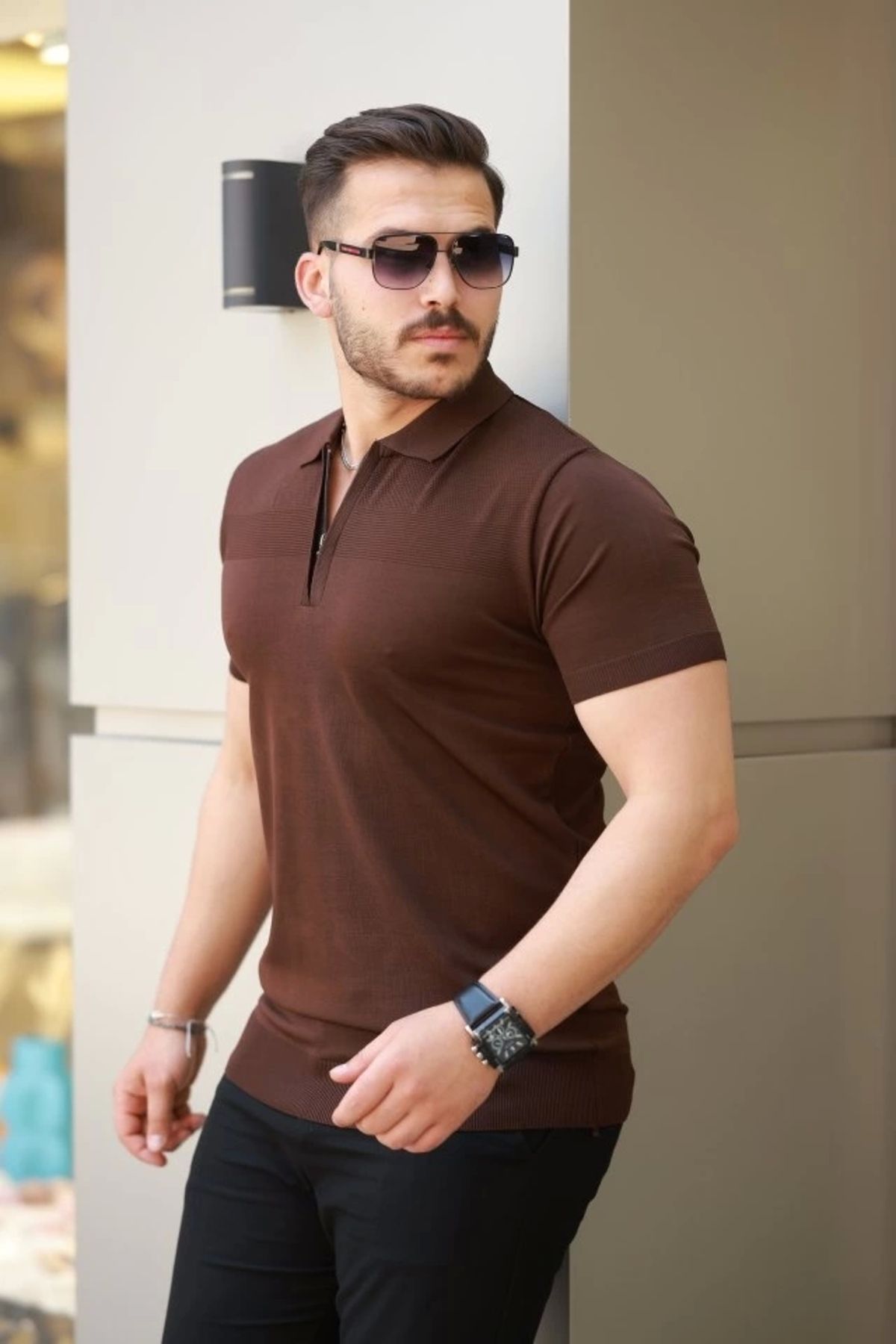 Butik Erkek Göğüs Pirinç Desenli Fermuar Yakalı Kısa Kollu Tişört