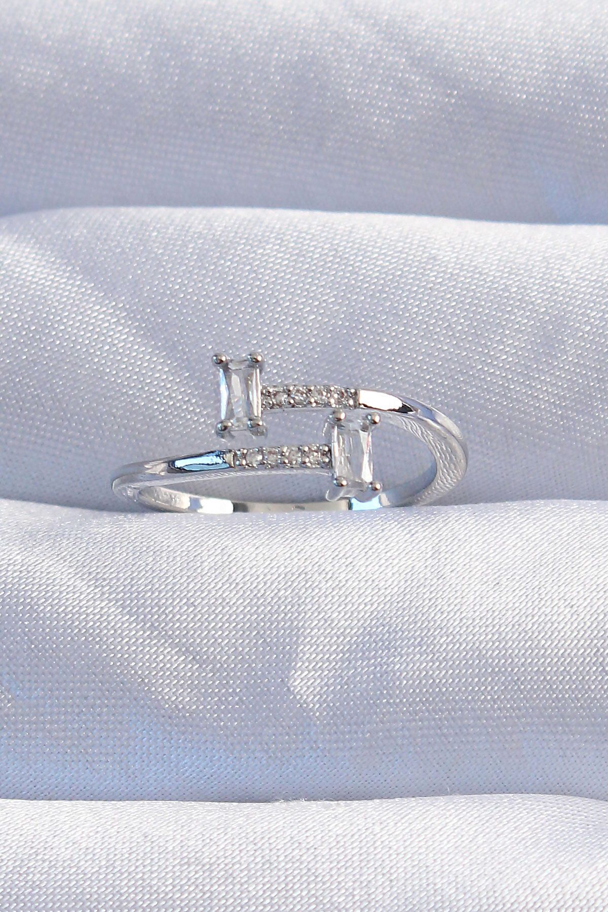 Angel Of Life Pirinç Gümüş Renk Zirkon Taşlı Geometrik Ayarlanabilir Yüzük - TJ-BYK3240