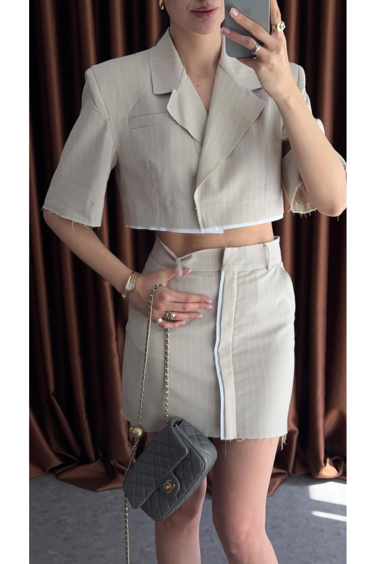 HAZELANNA-Shoulder Padded Striped Suit 4