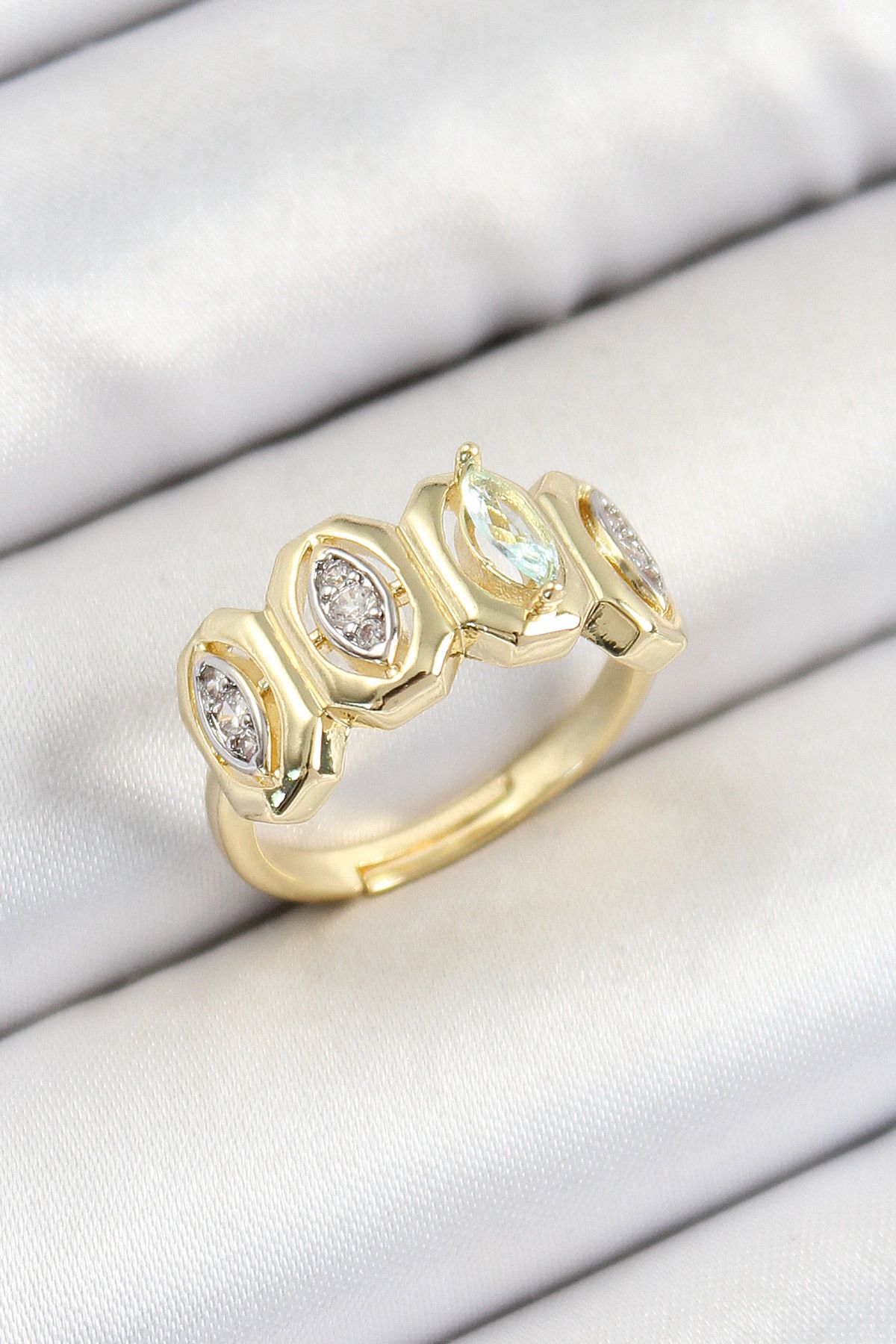Clariss Pirinç Zirkon Taşlı Damla Model Gold Renk Kadın Yüzük