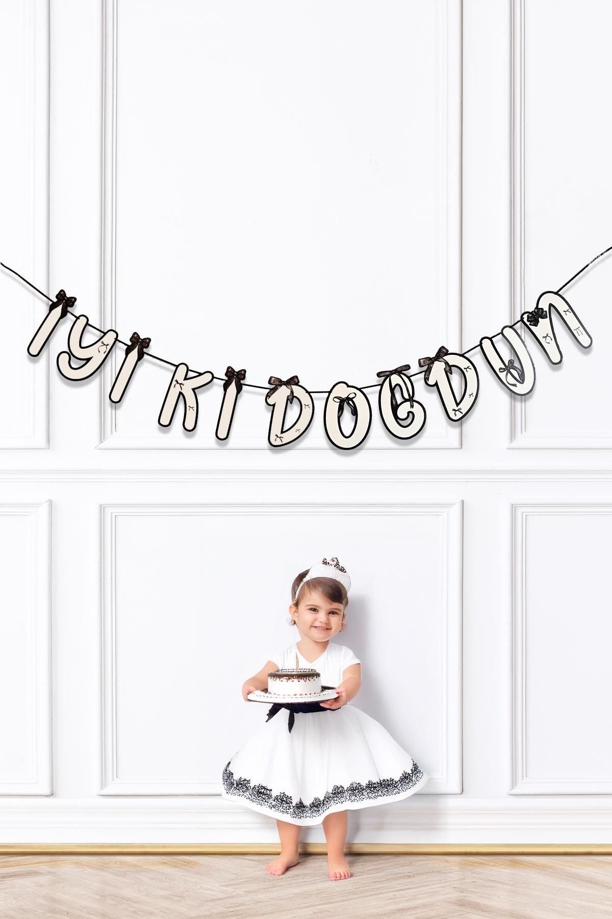 PEKSHOP Siyah Fiyonk İyi Ki Doğdun Banner Doğum Günü Süsü
