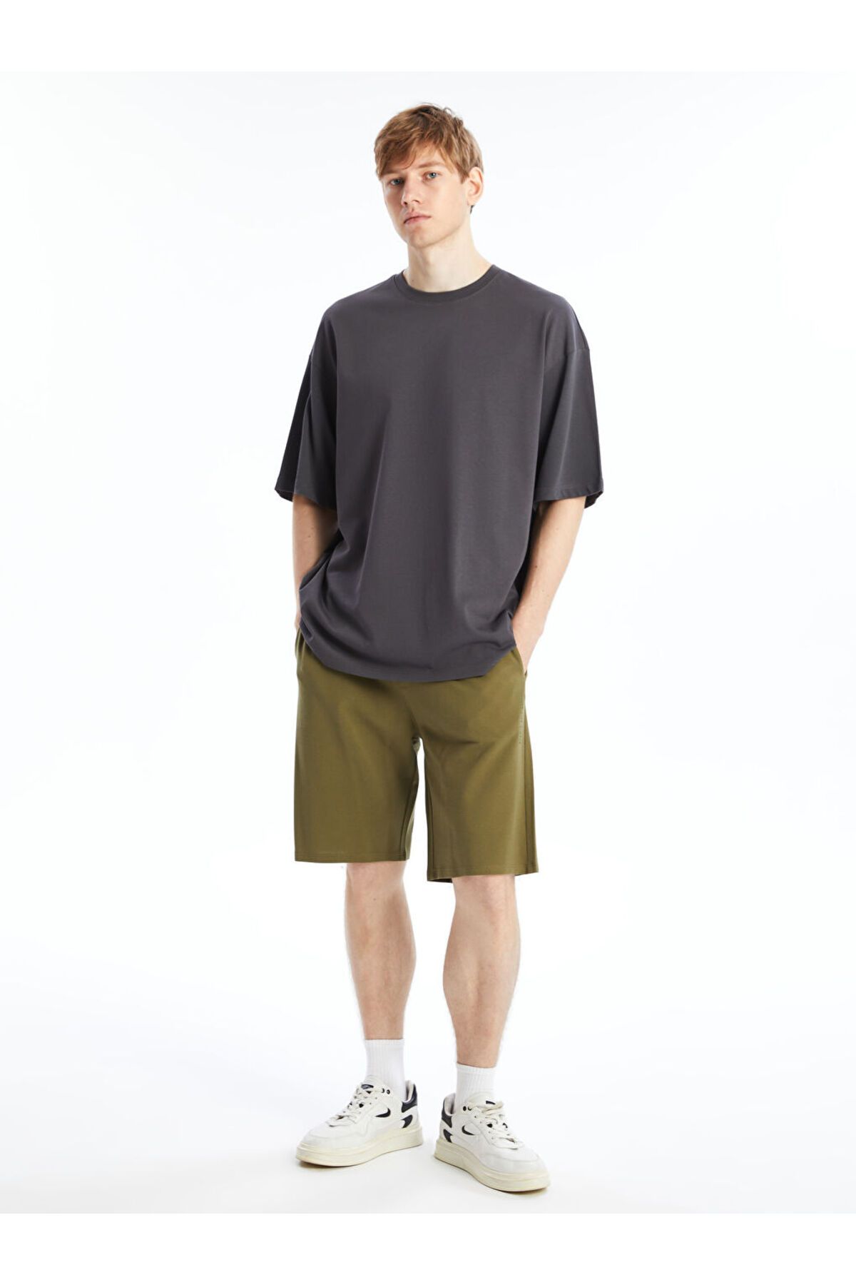 LC Waikiki Slim Fit Erkek Bermuda Şort