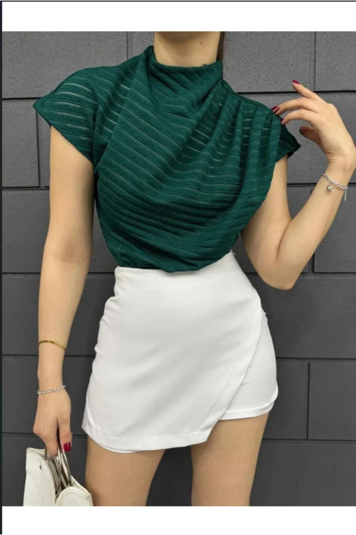 Femaura Bluz - Dik Yaka Drapeli Bluz
