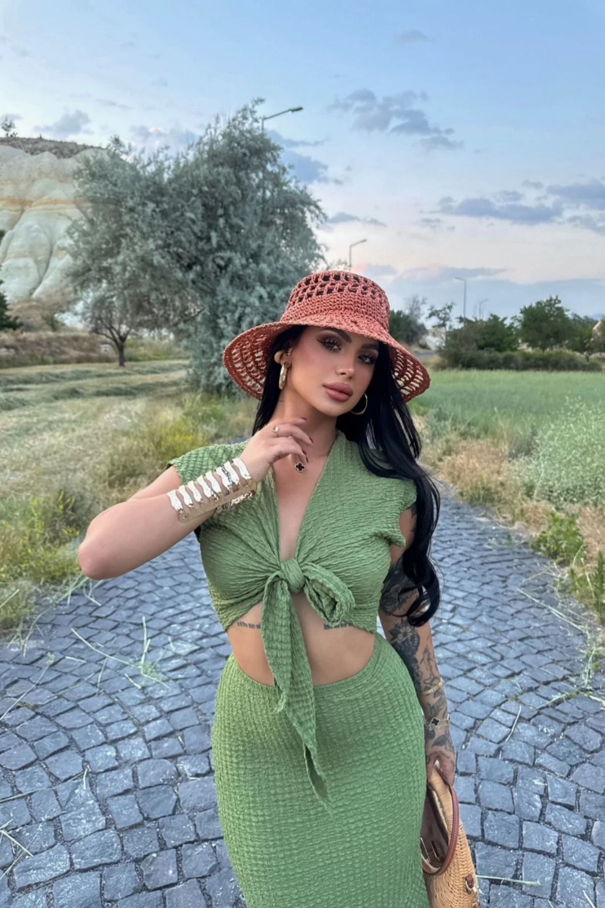 MOZENA Önden Bağlamalı Crop Asimetrik Yırtmaçlı Etek İkili Takım