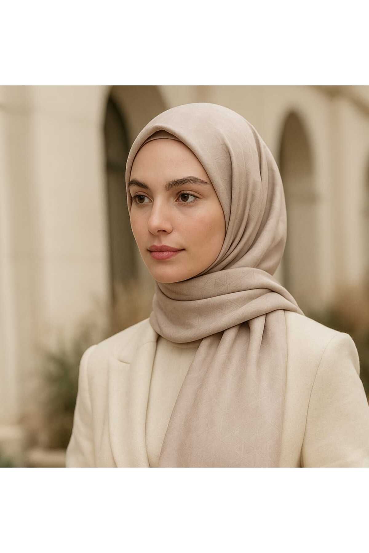 MADAME MİLENDA GEOMETRİK DESENLİ JAKAR EŞARP-KREM