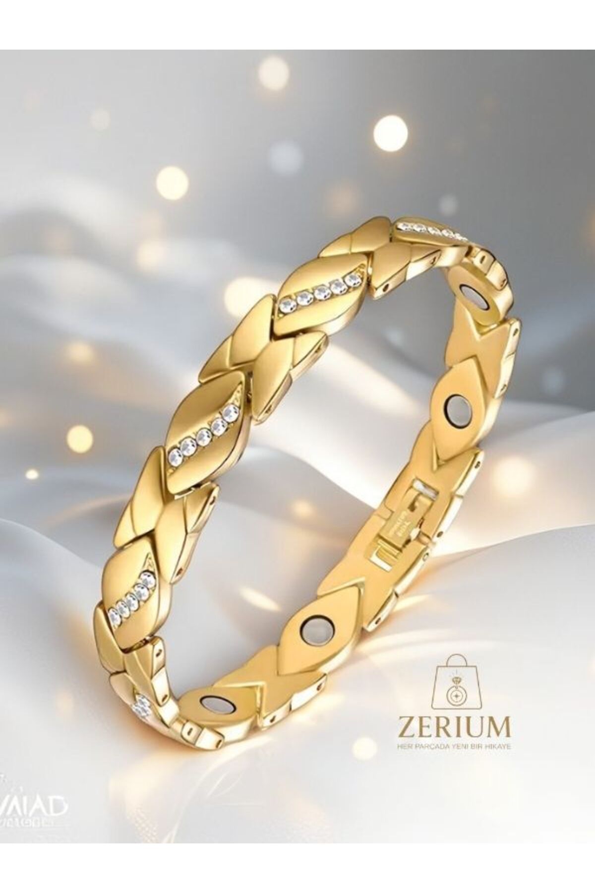 ZERİUM Kristal Zarafet – Lüks Yapay Elmas İşlemeli Kadın Bileklik