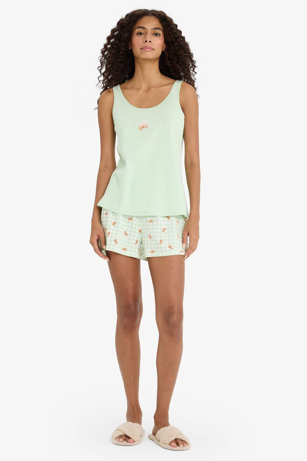 DeFacto Regular Fit Pijama Takımı Kolsuz Baskılı Pijama Üstü Esnek Belli Şort Pijama Altı-Fall in Love F1621