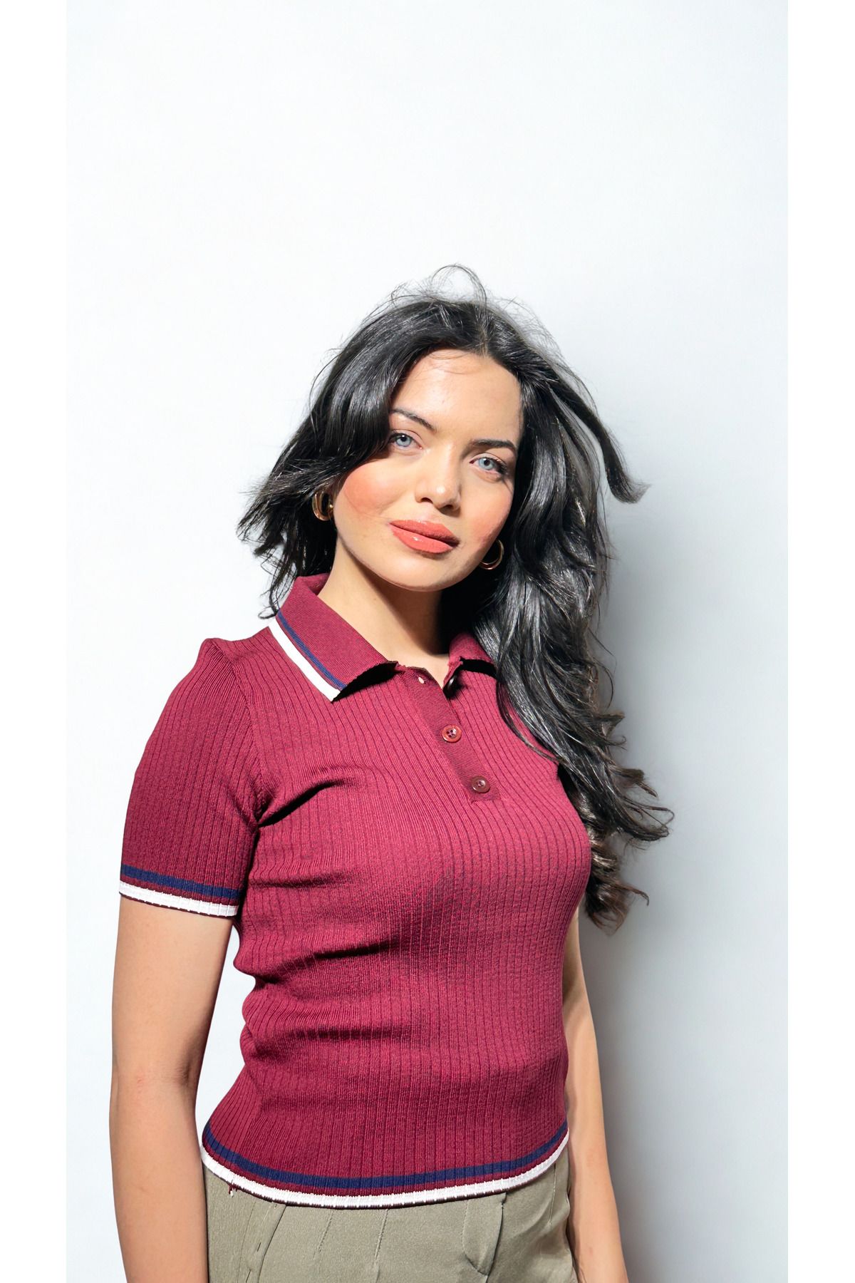 BELTICHA Kadın Polo Yaka Bluz Dikişsiz Crop Kısa Kol Fitted Kalıp likralı Bluz