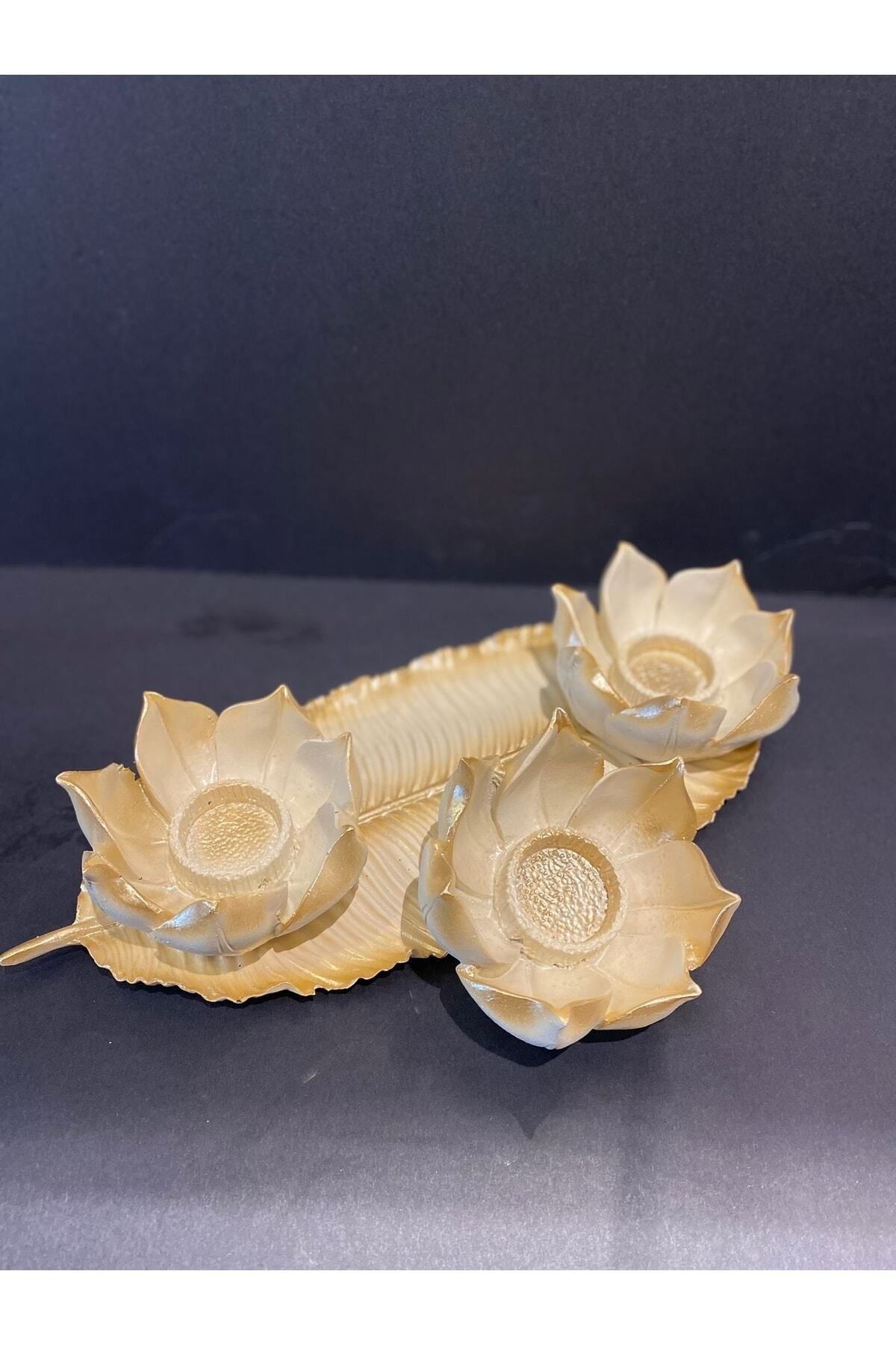 Elioure Şık üçlü krem-gold polyester mumluk, modern ve şık ev dekoru için ideal.