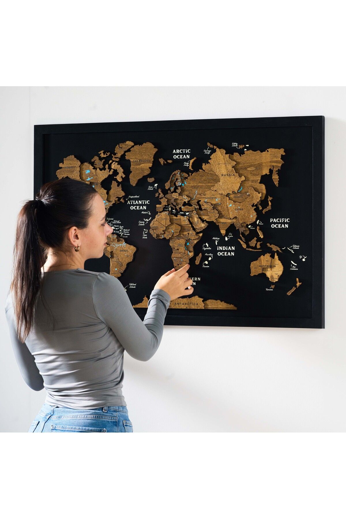 Crowart Ceviz Atlas Ahşap Dünya Haritası Tablo