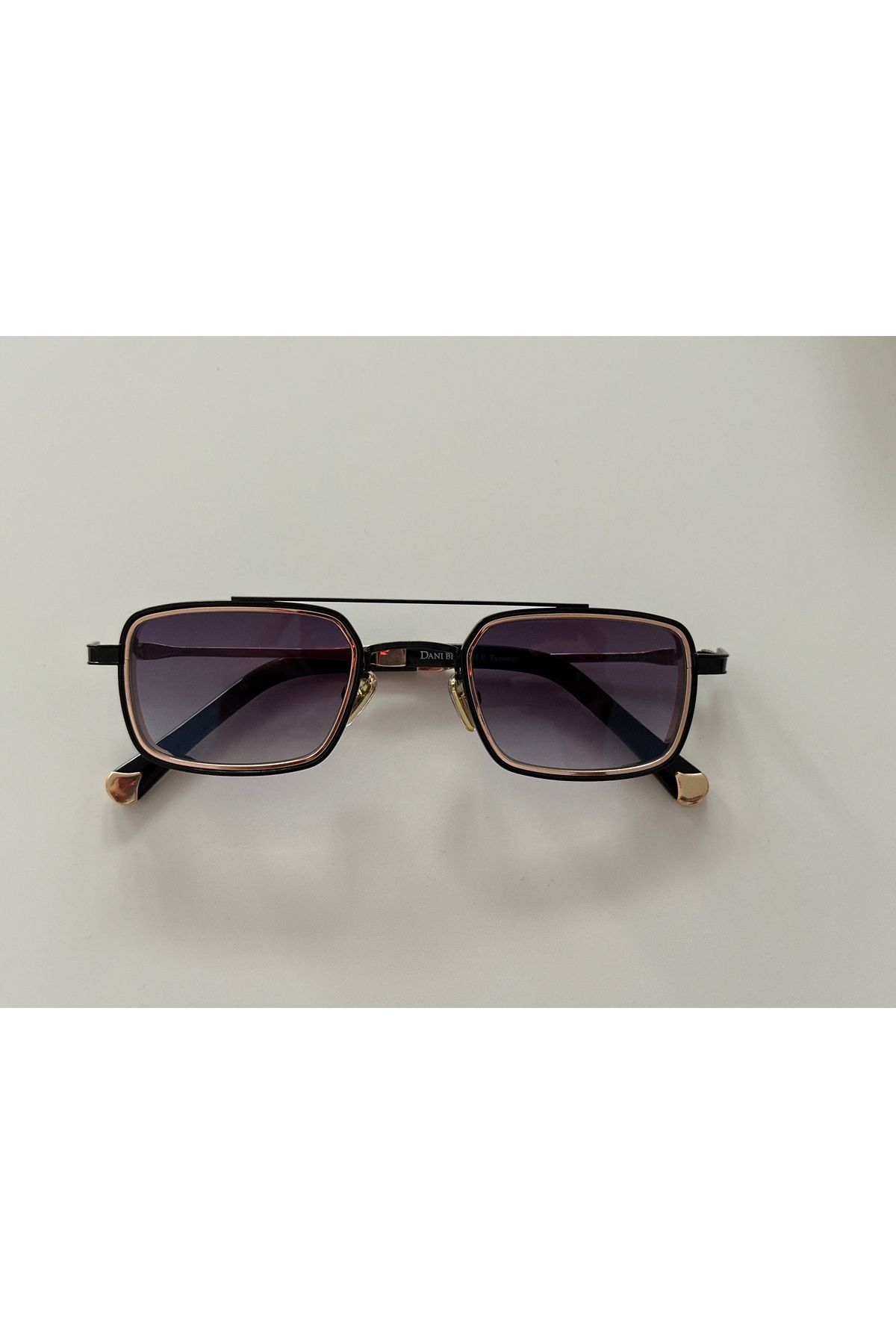 shop Lüks Tasarım Kare Çerçeve Güneş Gözlüğü – Gold Detaylı | Unisex
