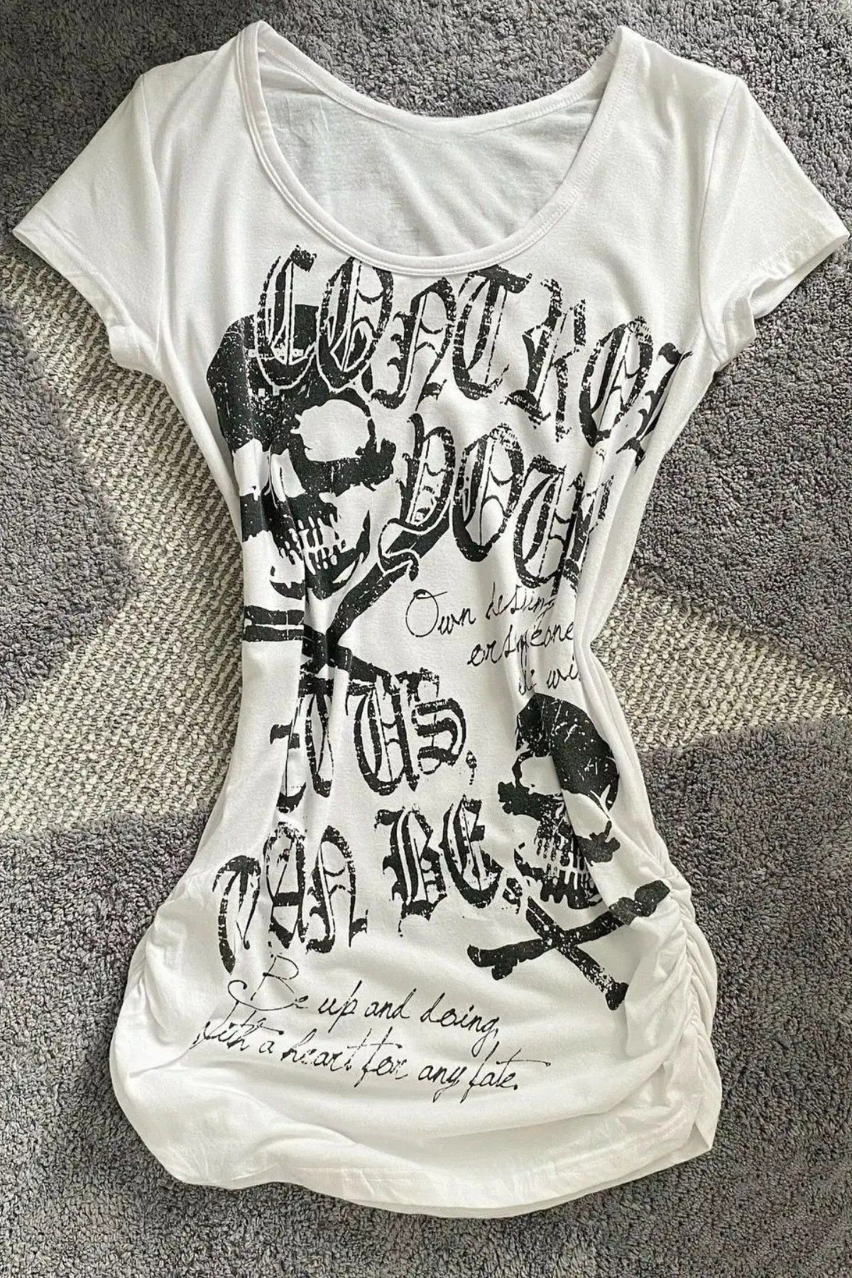 BALİNA Beyaz Gothic Skulls Control Geniş Yaka Kısa Kollu Crop -ALH