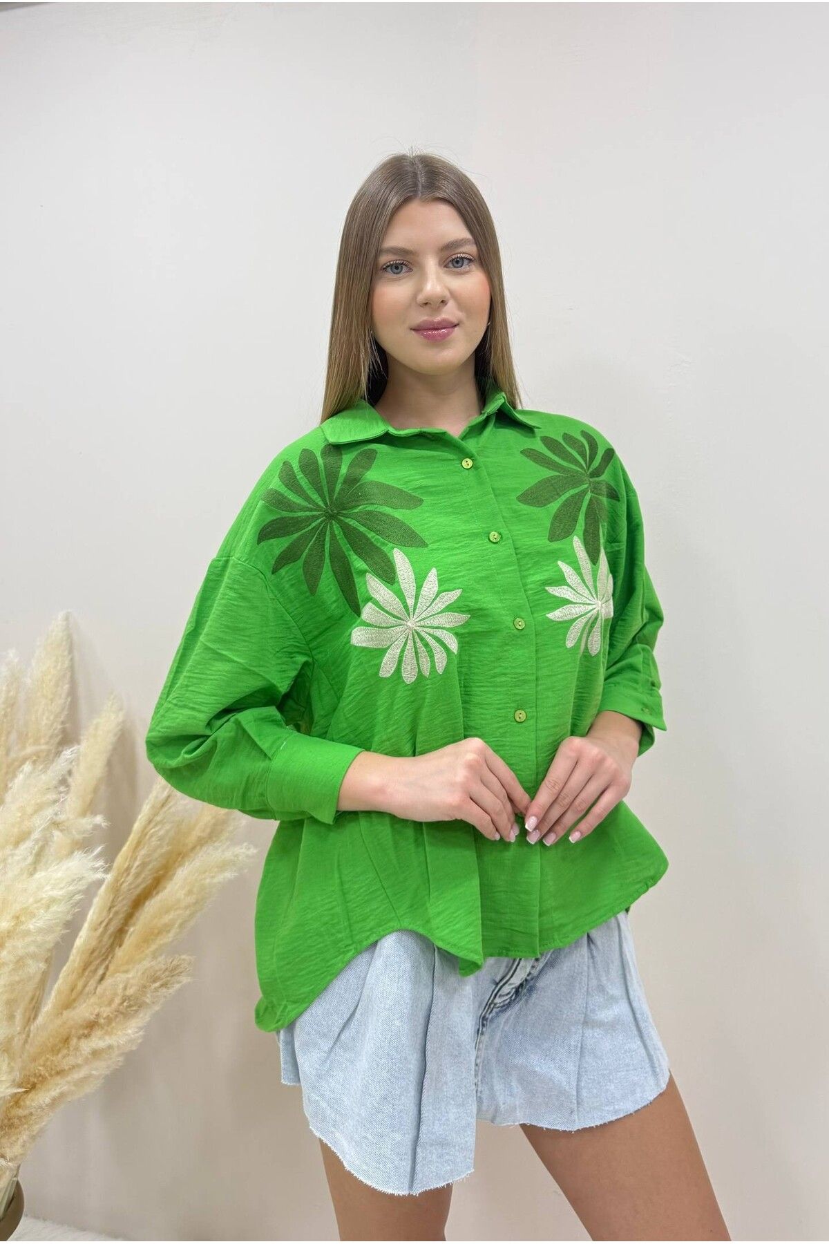 AsprinFashion ÇİÇEK NAKIŞ DETAY GÖMLEK YEŞİL