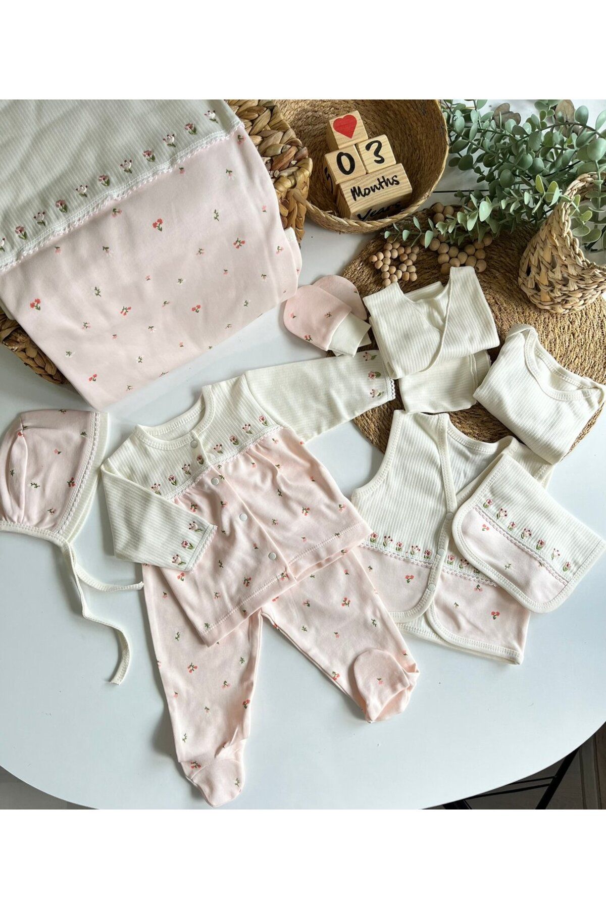 Gaye Bebe Lady %100 Pamuk Çiçek işlemeli 10 Parça Hastane Çıkışı Seti