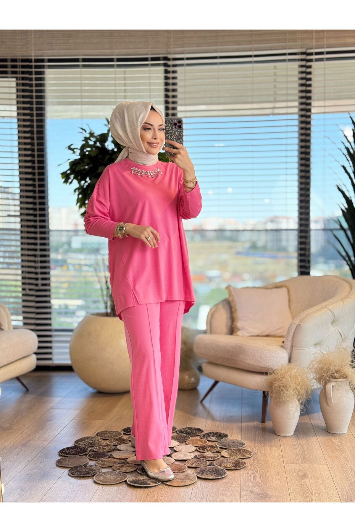 ALANURMODA Yakası Taşlı Takım