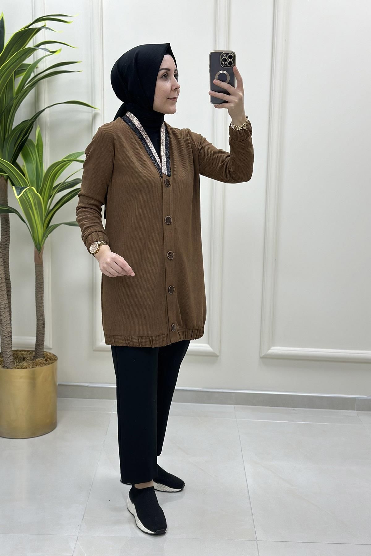 Haya Önü Düğmeli Yaka Sim Garnili Kadın Hırka Taba HYA 1459