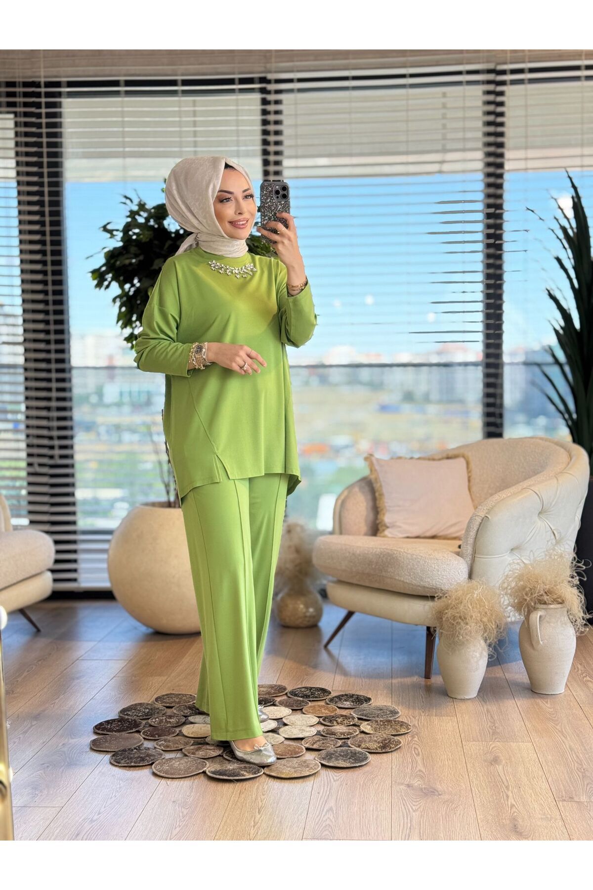 ALANURMODA Yakası Taşlı Takım