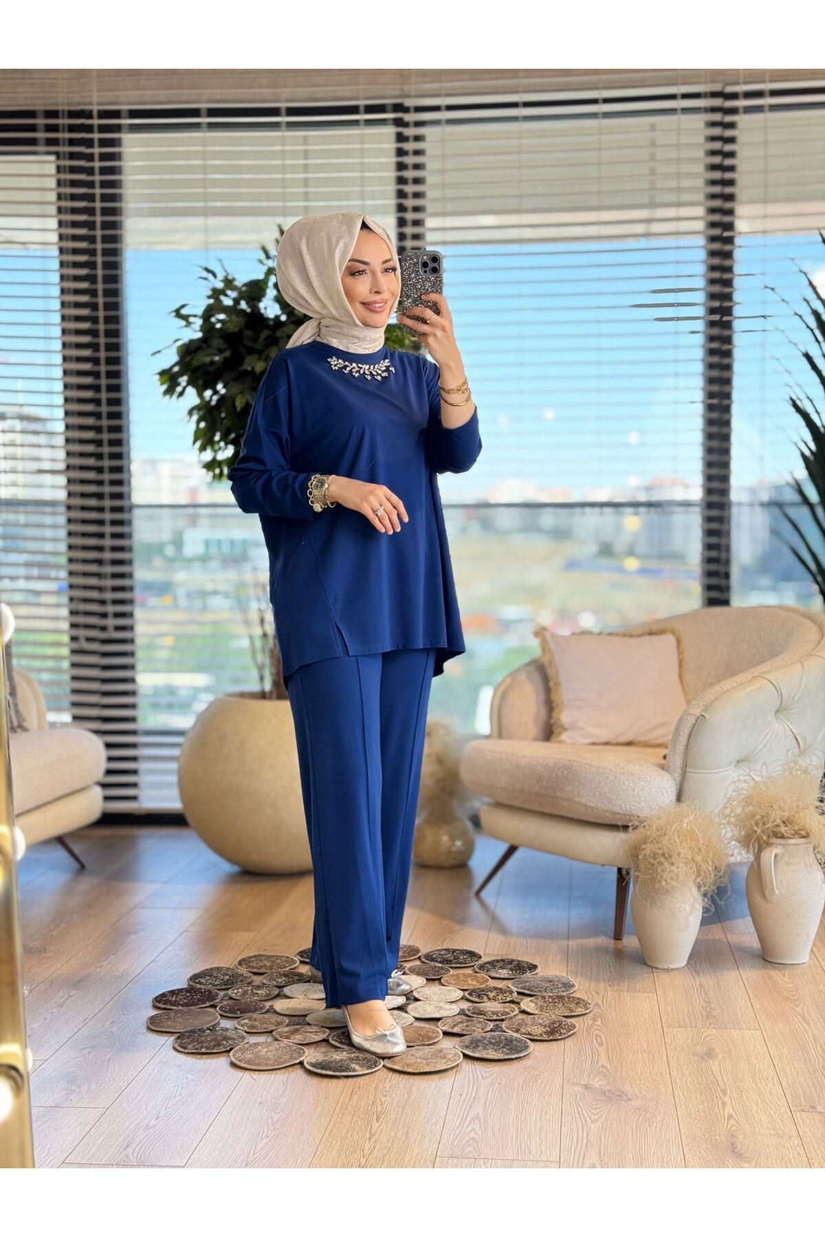 ALANURMODA Yakası Taşlı Takım