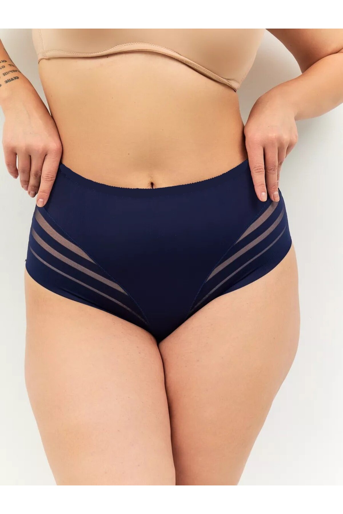 MİSTİRİK Paranto Model Tam Toparlayıcı Curve Model İz Yapmaz Relaxed Külot Lacivert Renk